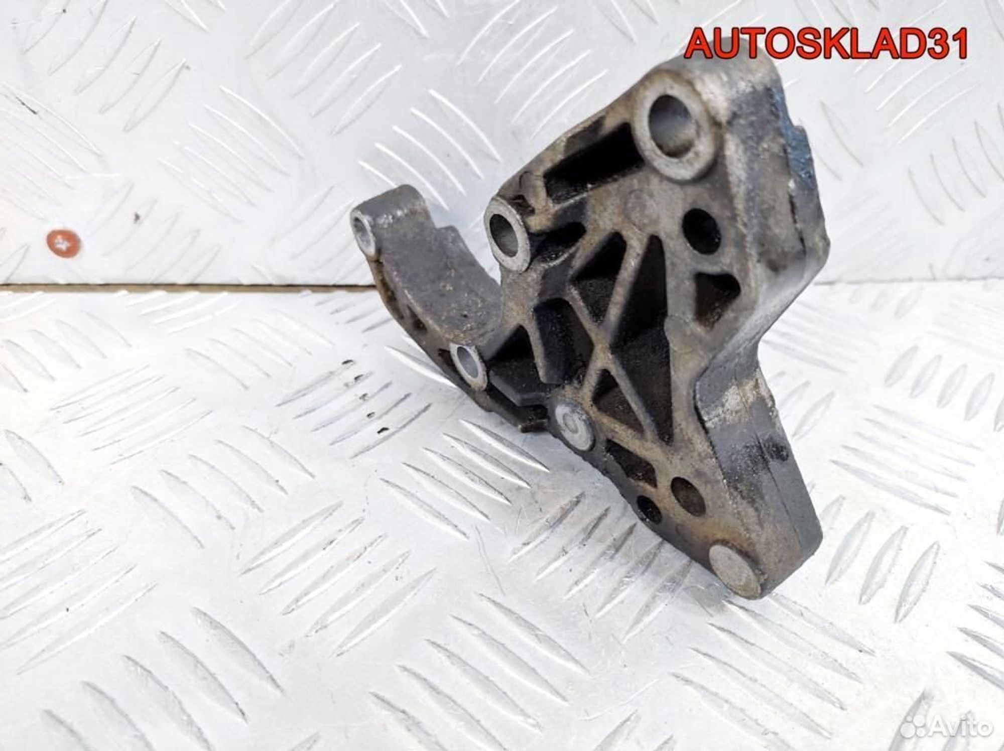 Кронштейн гидроусилителя BMW E39 32422247556, 1100 рублей, Дубовое