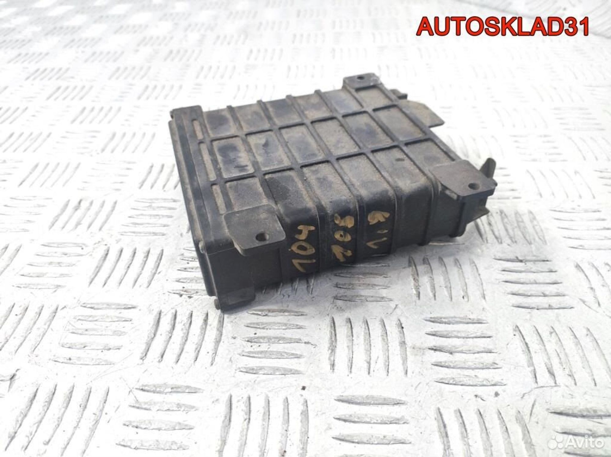 Блок эбу Audi 100 811906264 1,8 Бензин, 2100 рублей, Дубовое