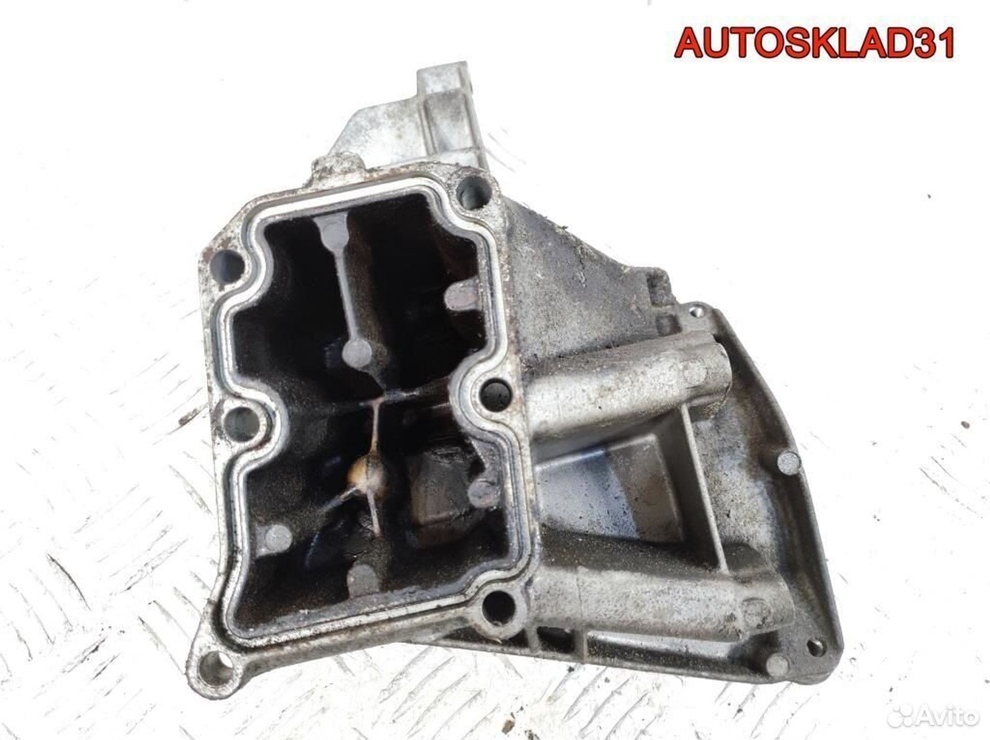 Кронштейн кондиционера Mercedes W203 A1112361330, 1100 рублей, Дубовое