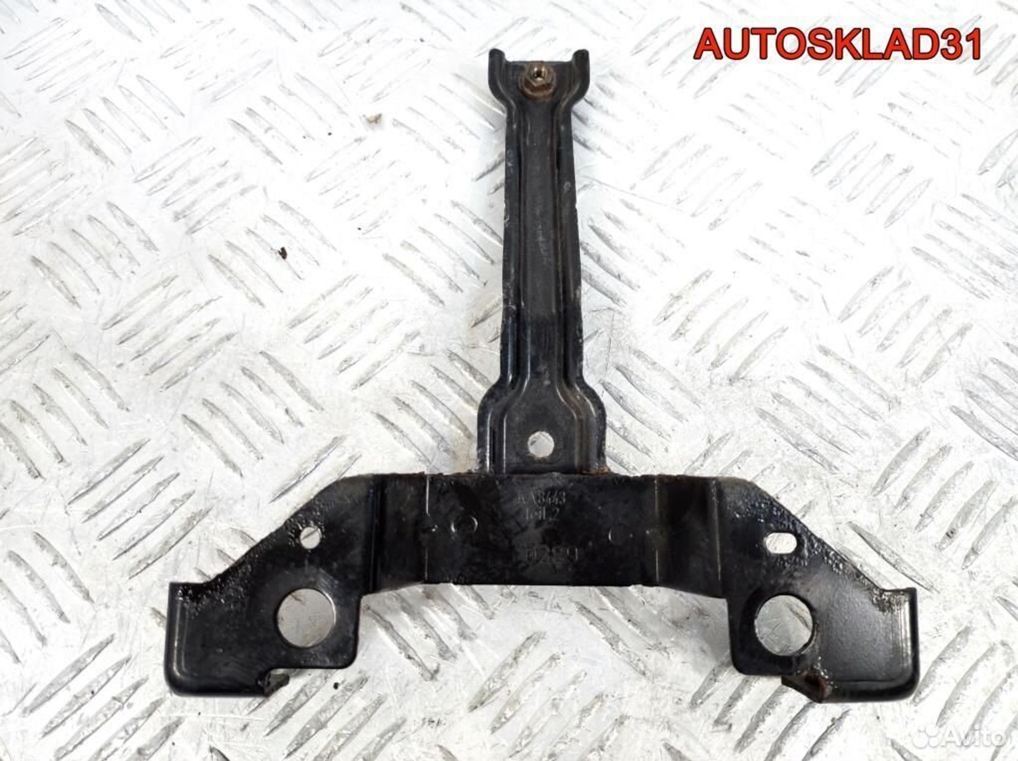 Кронштейн замка капота Ford Fiesta 8v51a16c750ab, 600 рублей, Дубовое