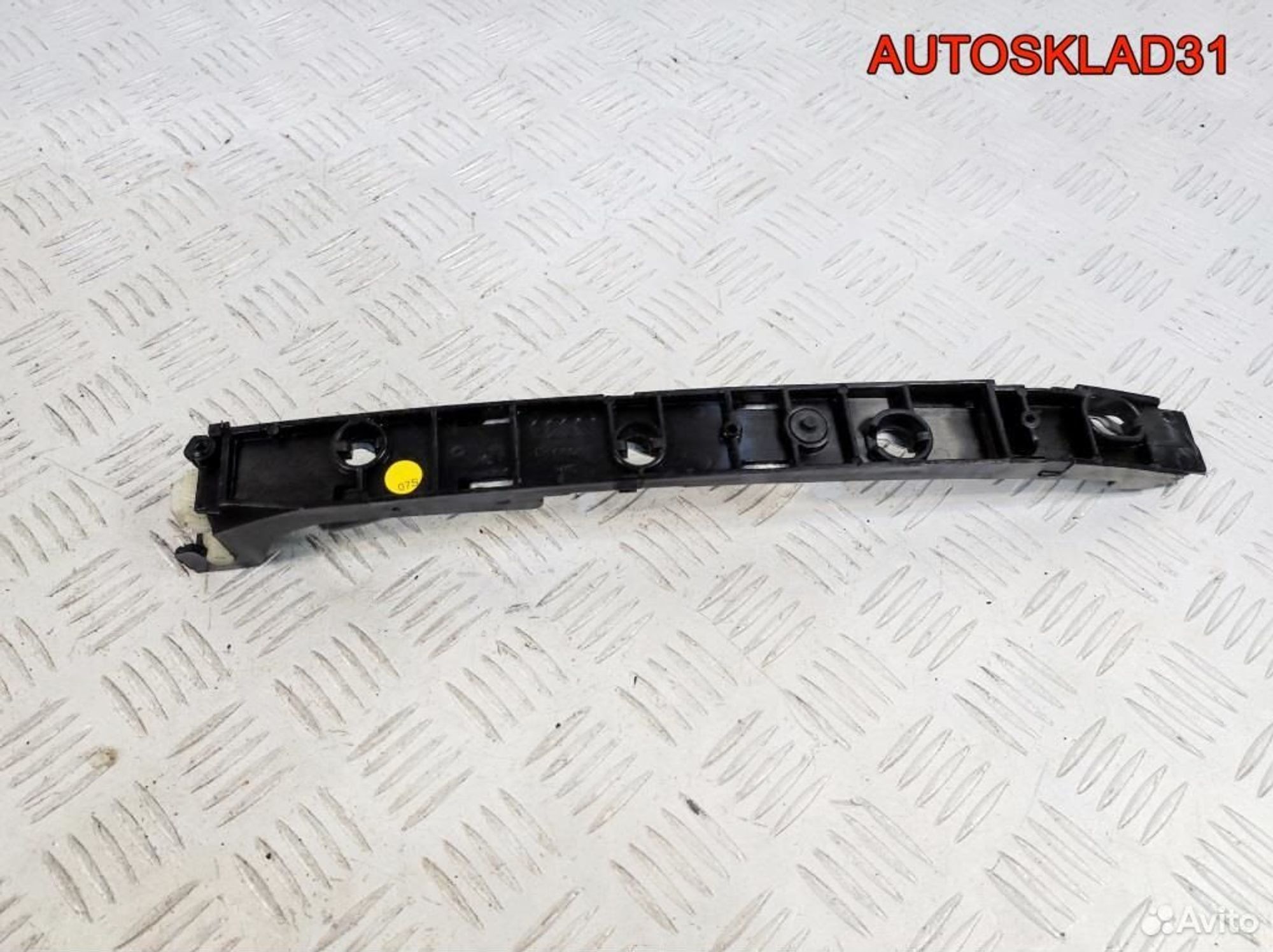 Кронштейн заднего бампера левый Audi A8 D3, 900 рублей, Дубовое