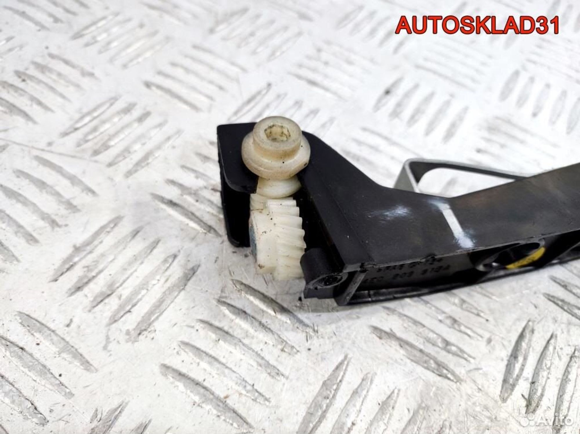 Кронштейн заднего бампера левый Audi A8 D3, 900 рублей, Дубовое