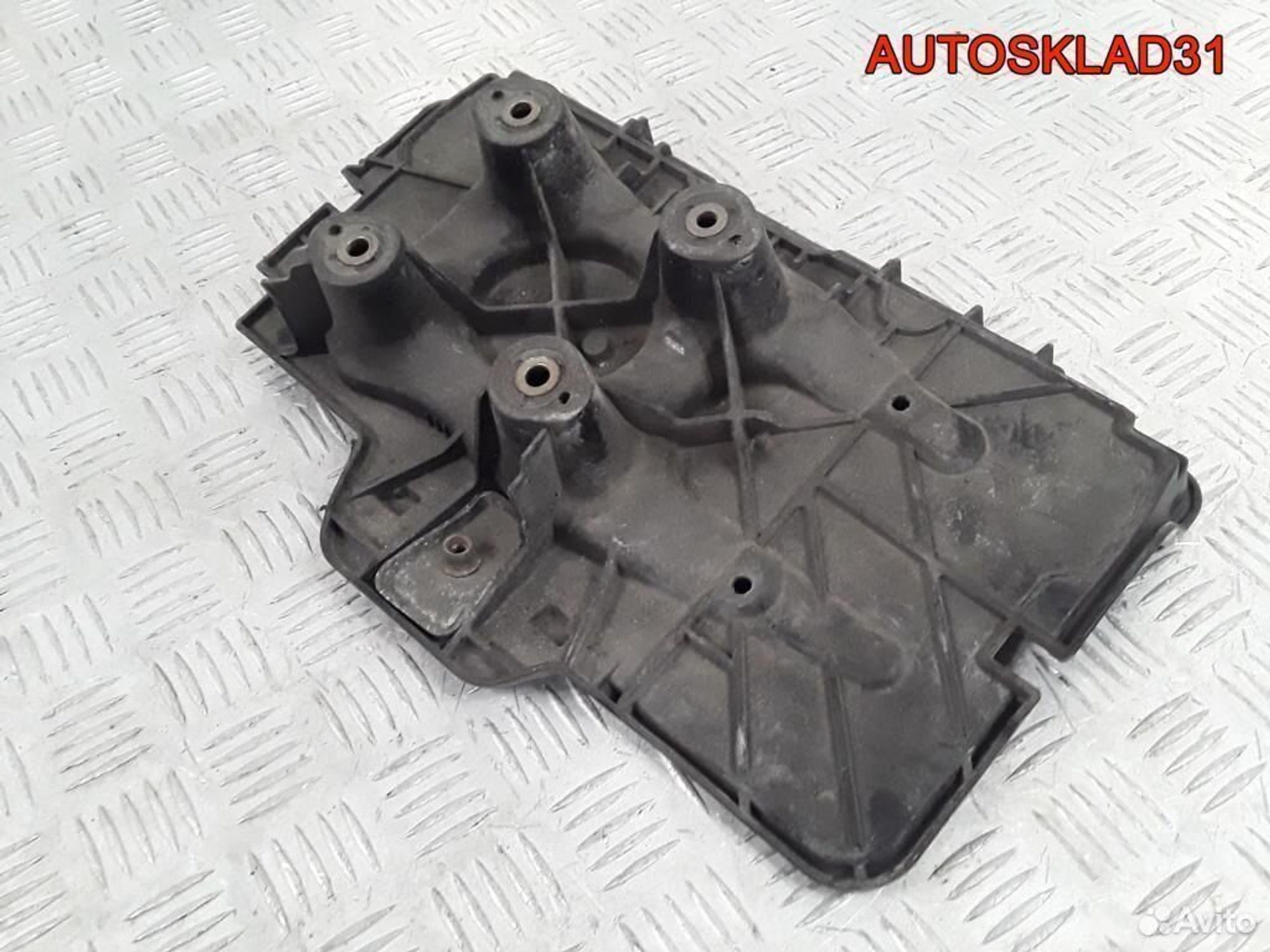 Крепление акб Volkswagen Golf 4 1J0915333, 1700 рублей, Дубовое