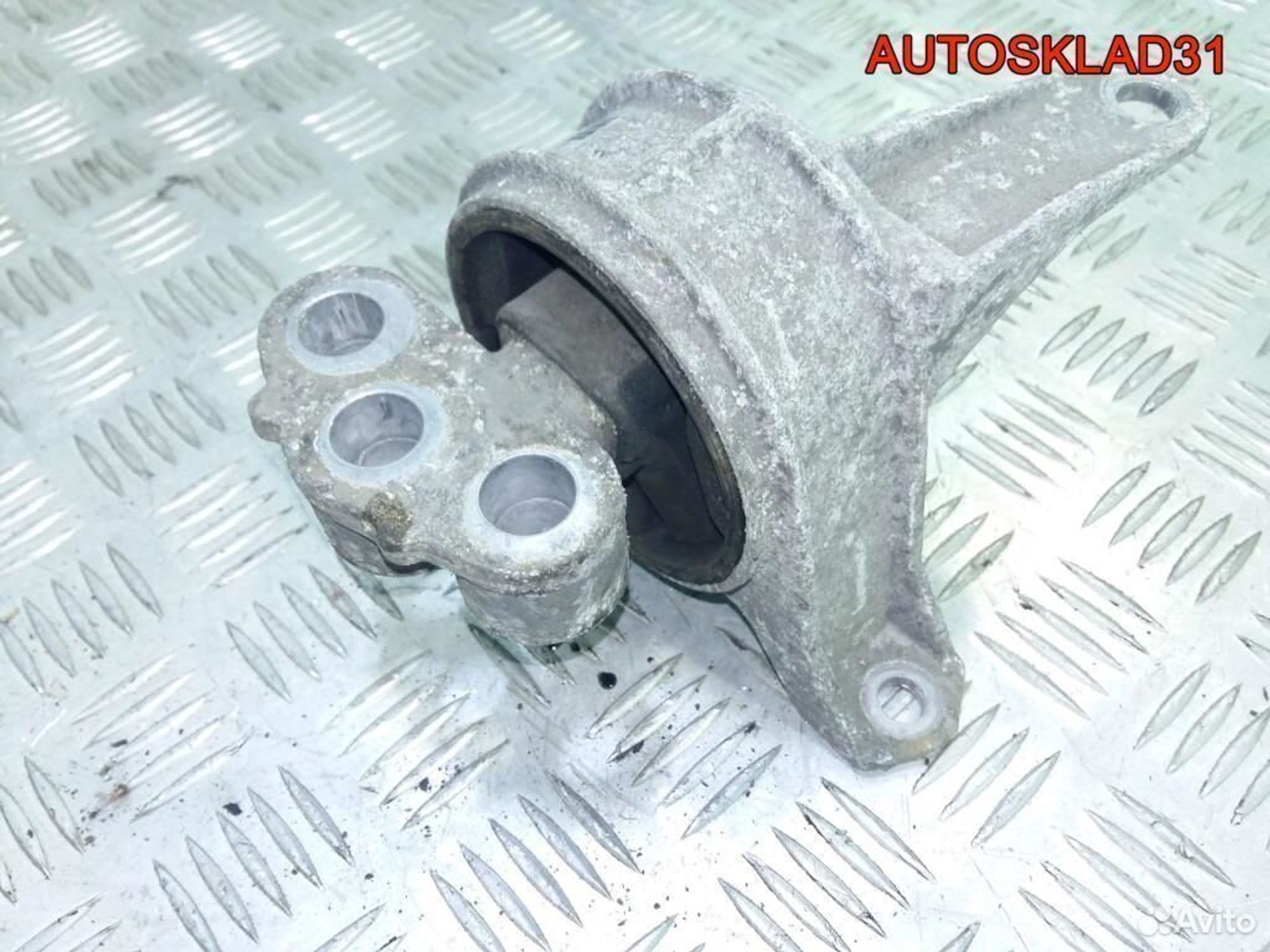 Опора двигателя правая Opel Astra H 13125637, 1100 рублей, Дубовое