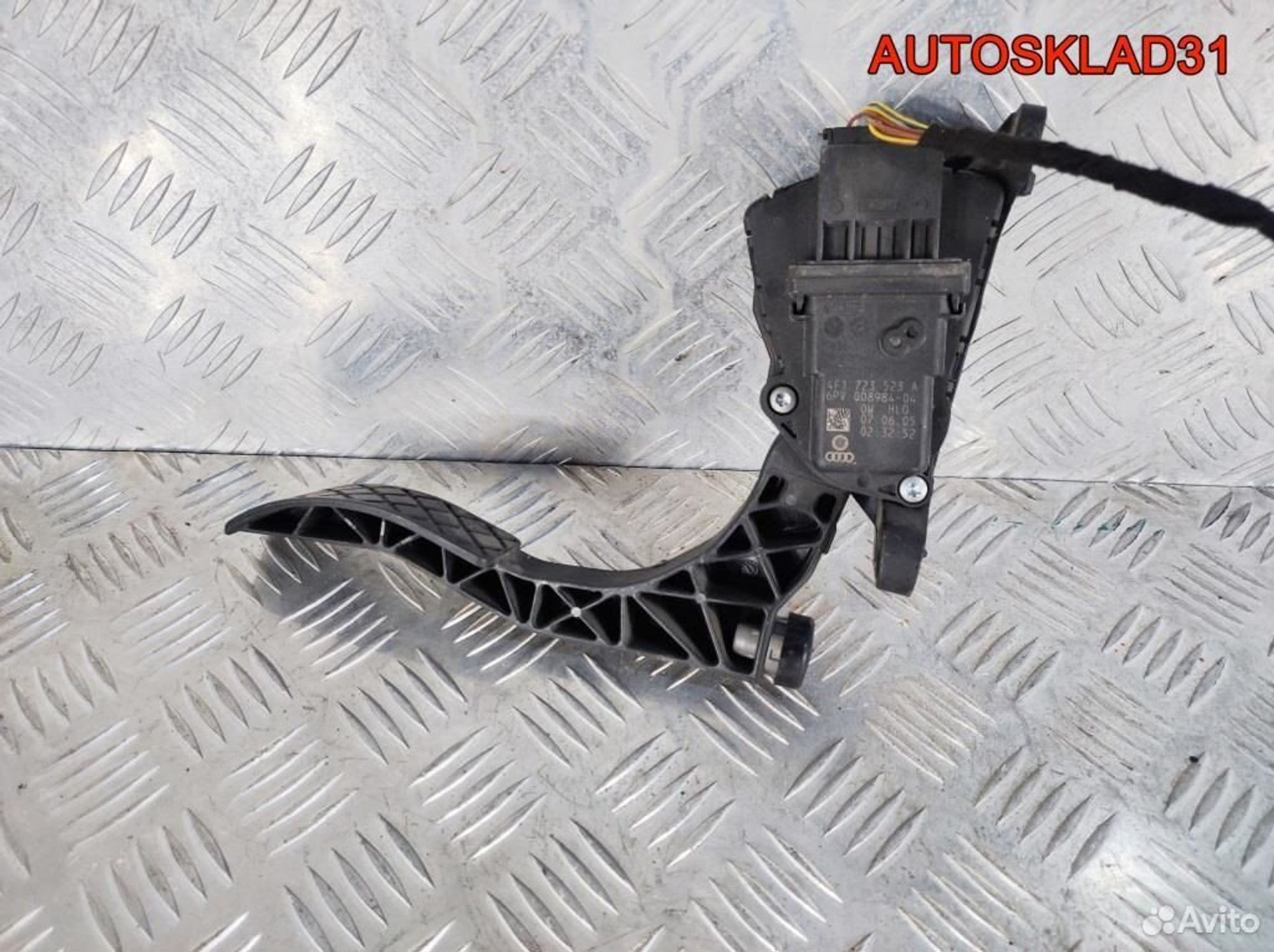 Педаль газа АКПП Audi A6 C6 4F  3.0 BMK 4F1723523A, 1400 рублей, Дубовое