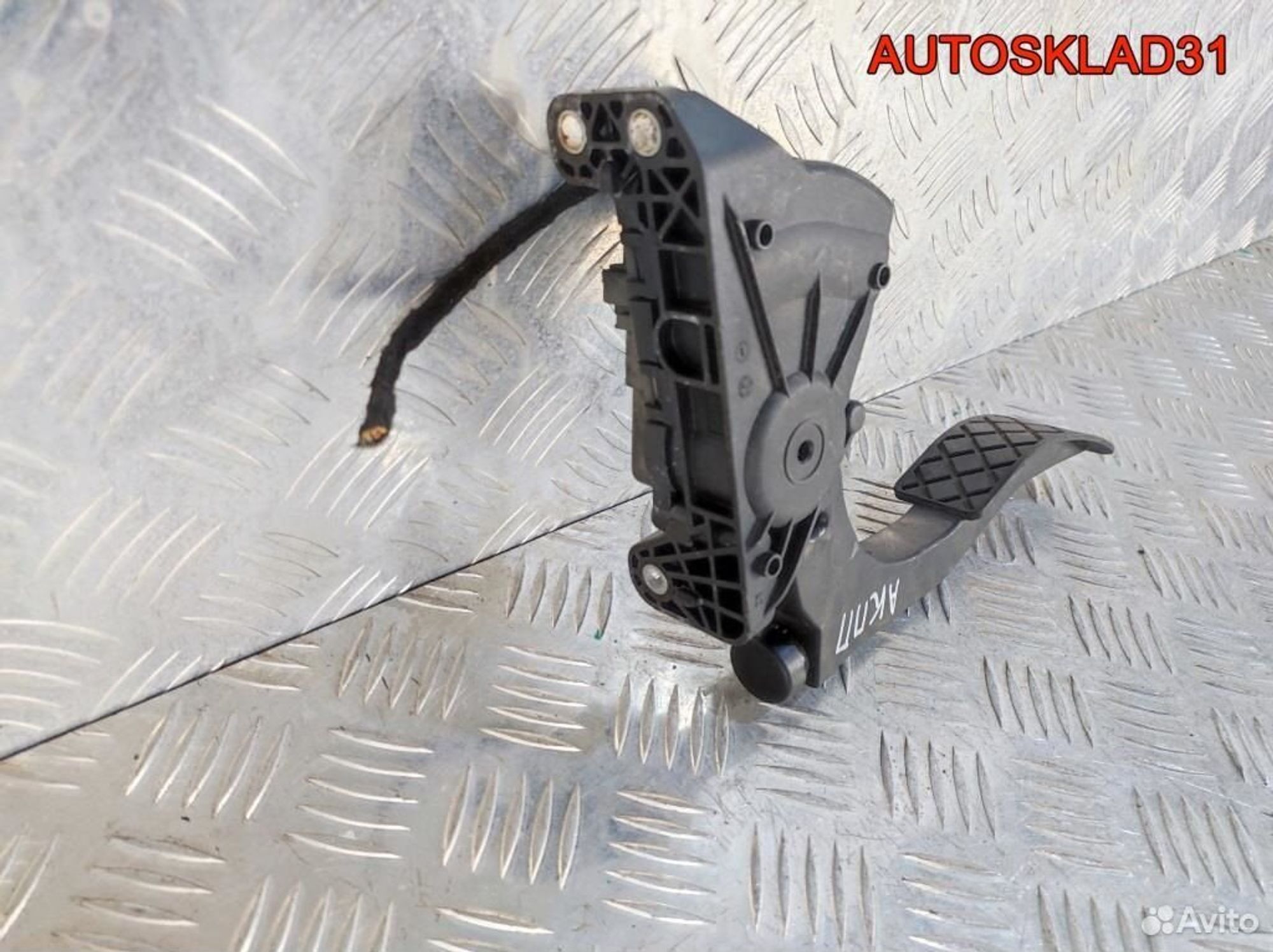 Педаль газа АКПП Audi A6 C6 4F  3.0 BMK 4F1723523A, 1400 рублей, Дубовое