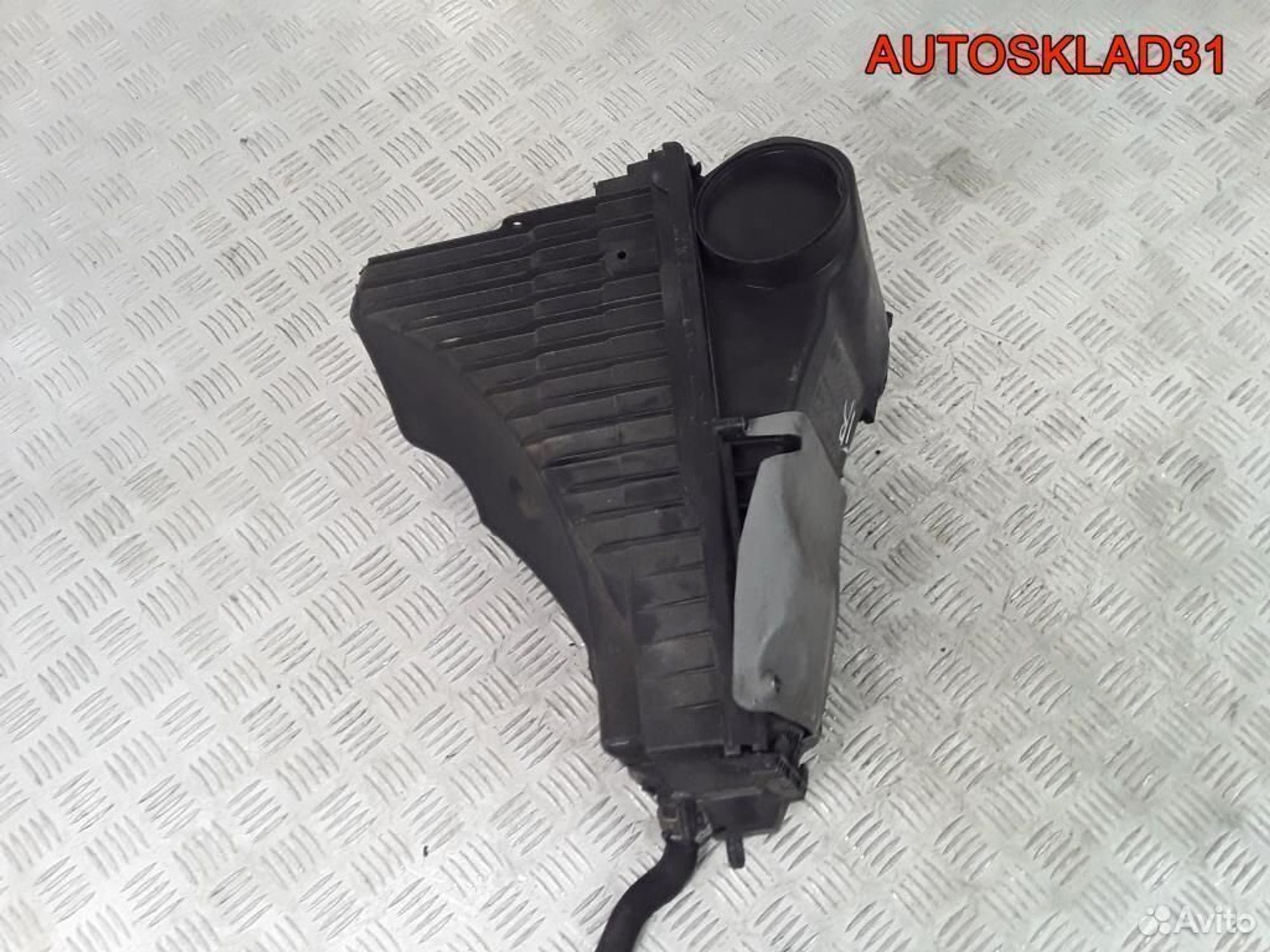 Корпус воздушного фильтра левый Touareg 7L6128607N, 5400 рублей, Дубовое