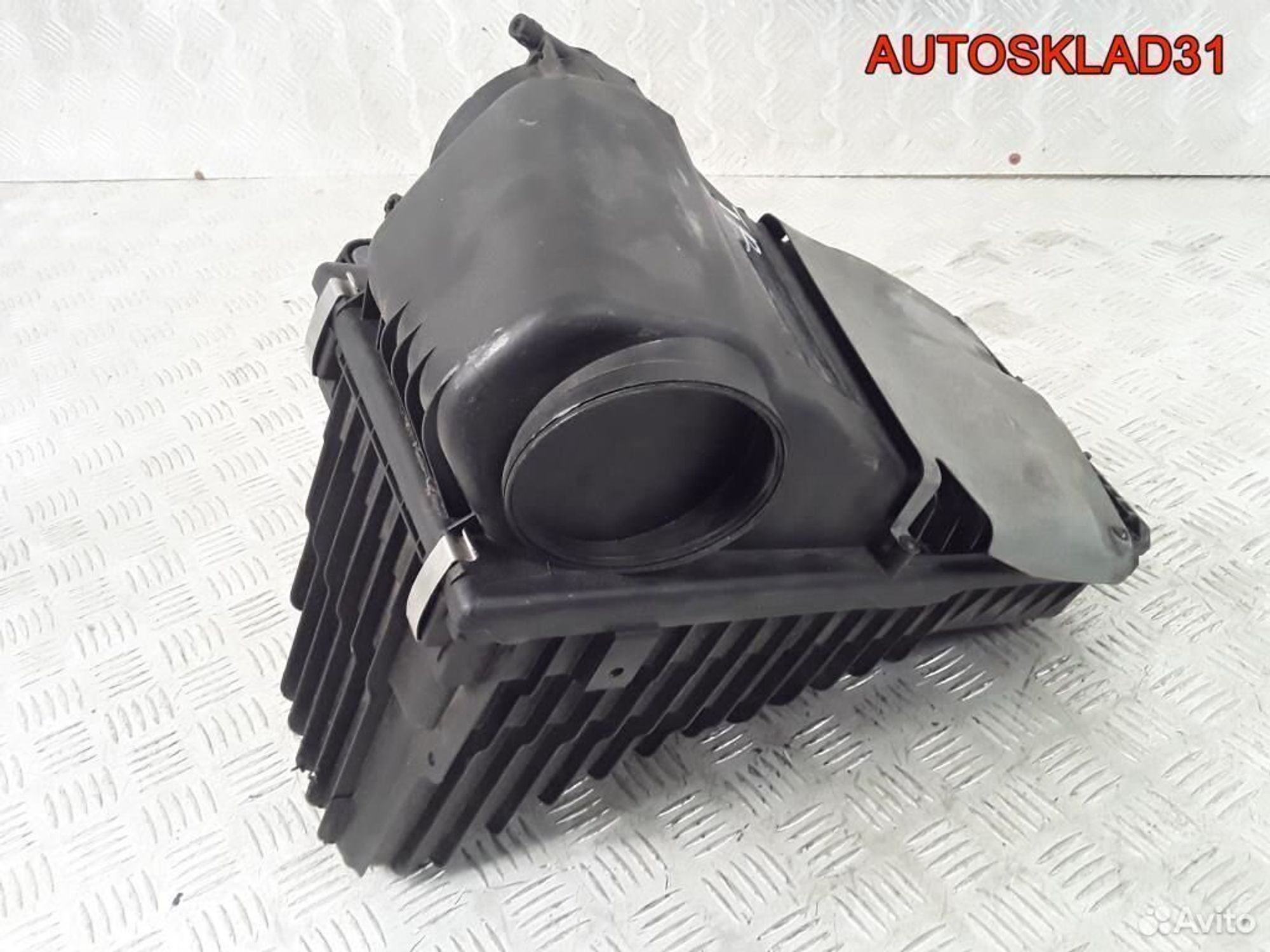 Корпус воздушного фильтра левый Touareg 7L6128607N, 5400 рублей, Дубовое