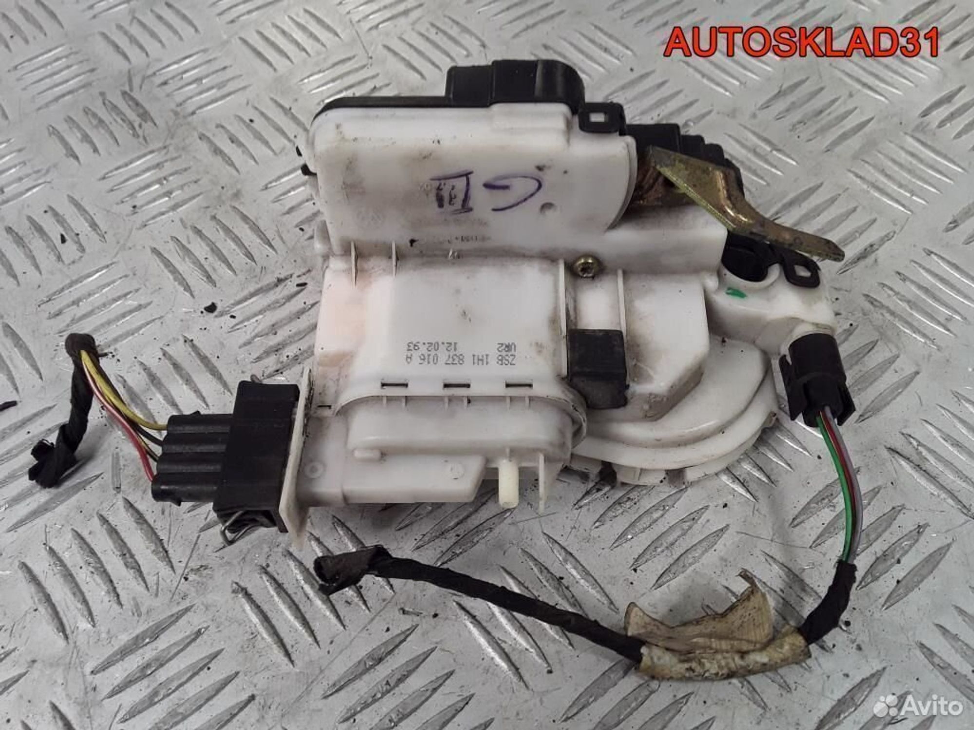 Замок двери передней правой VW Golf 3 1H1837016A, 1800 рублей, Дубовое