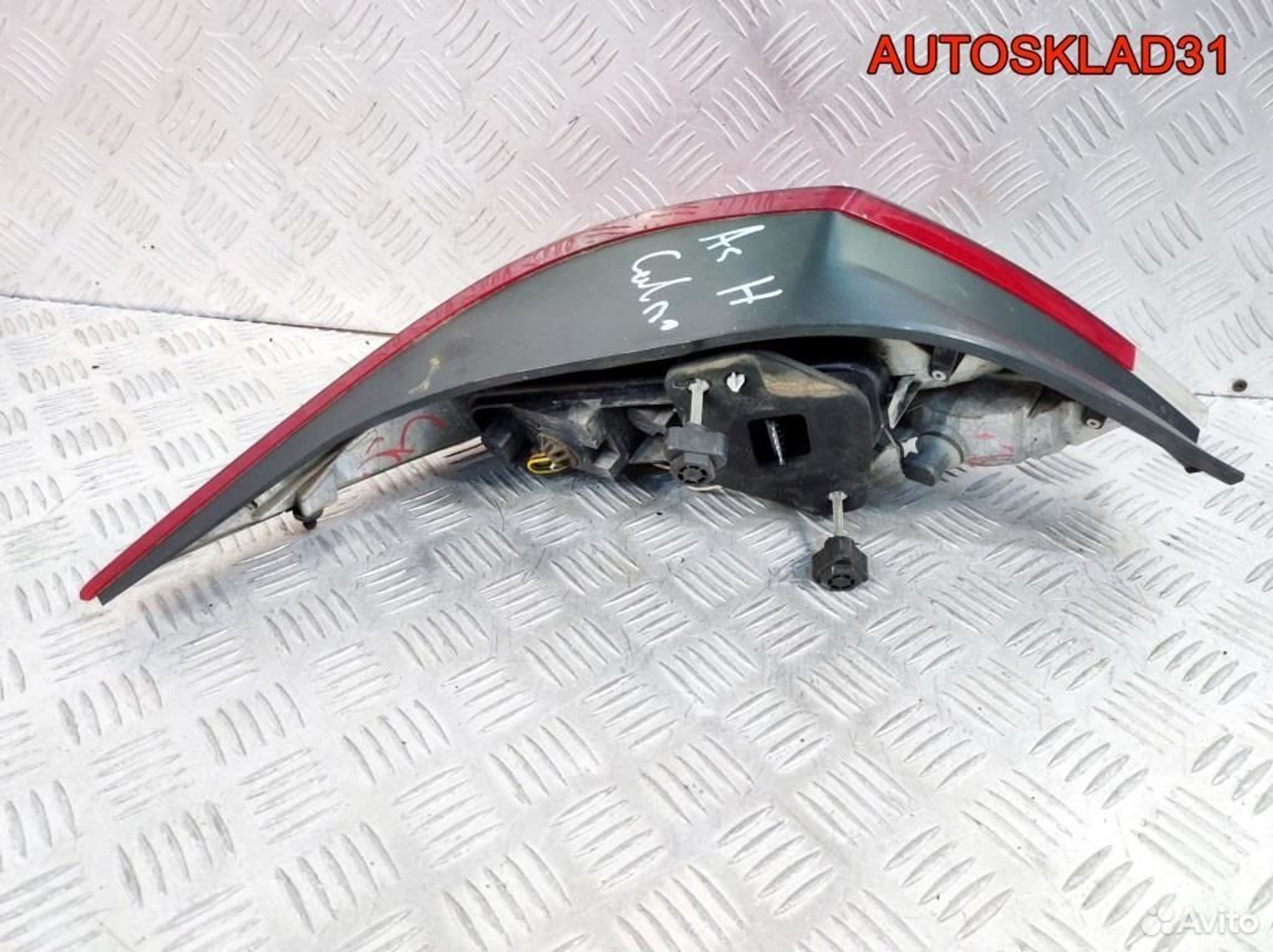 Фонарь задний правый Opel Astra H 13273302 Cabrio, 2600 рублей, Дубовое