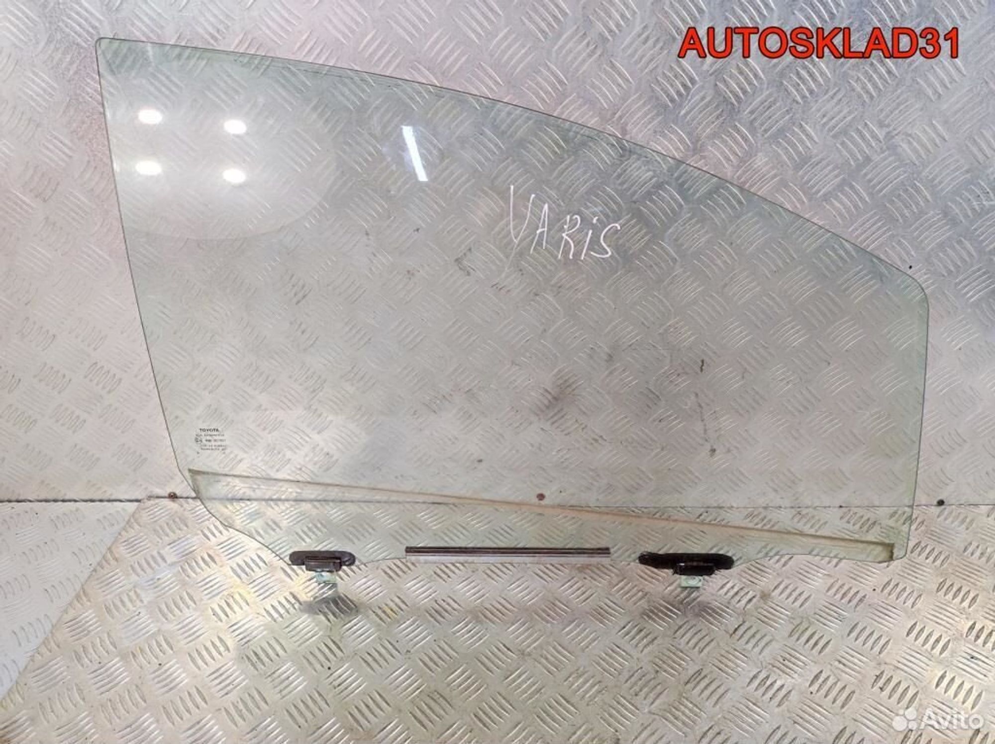 Стекло двери передней правой Toyota Yaris, 1700 рублей, Дубовое