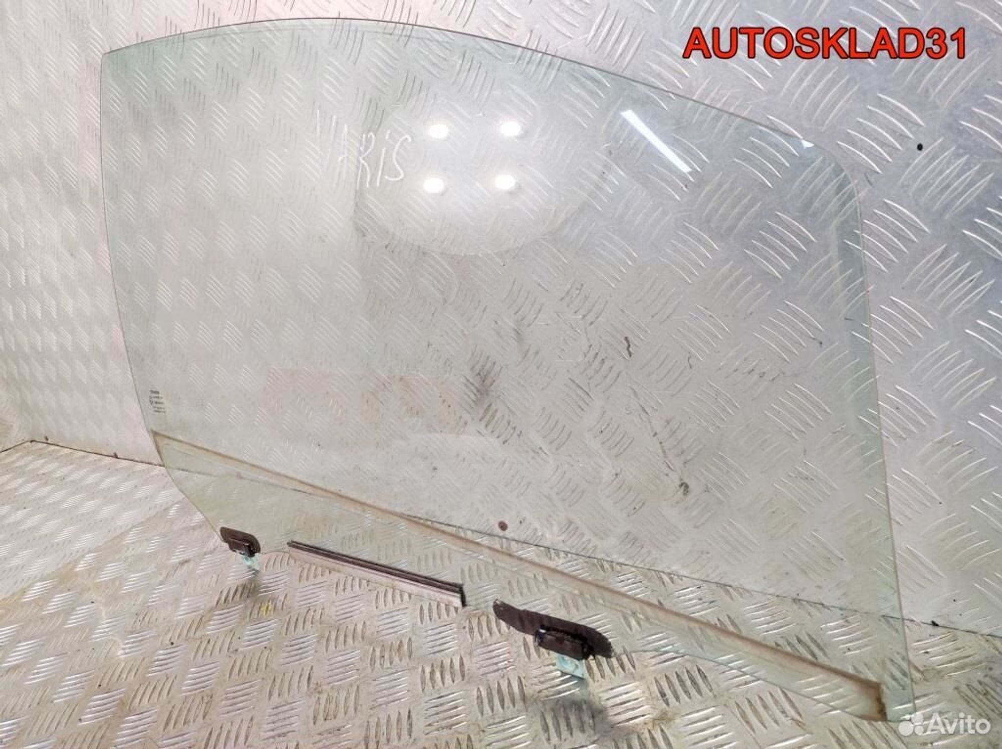 Стекло двери передней правой Toyota Yaris, 1700 рублей, Дубовое