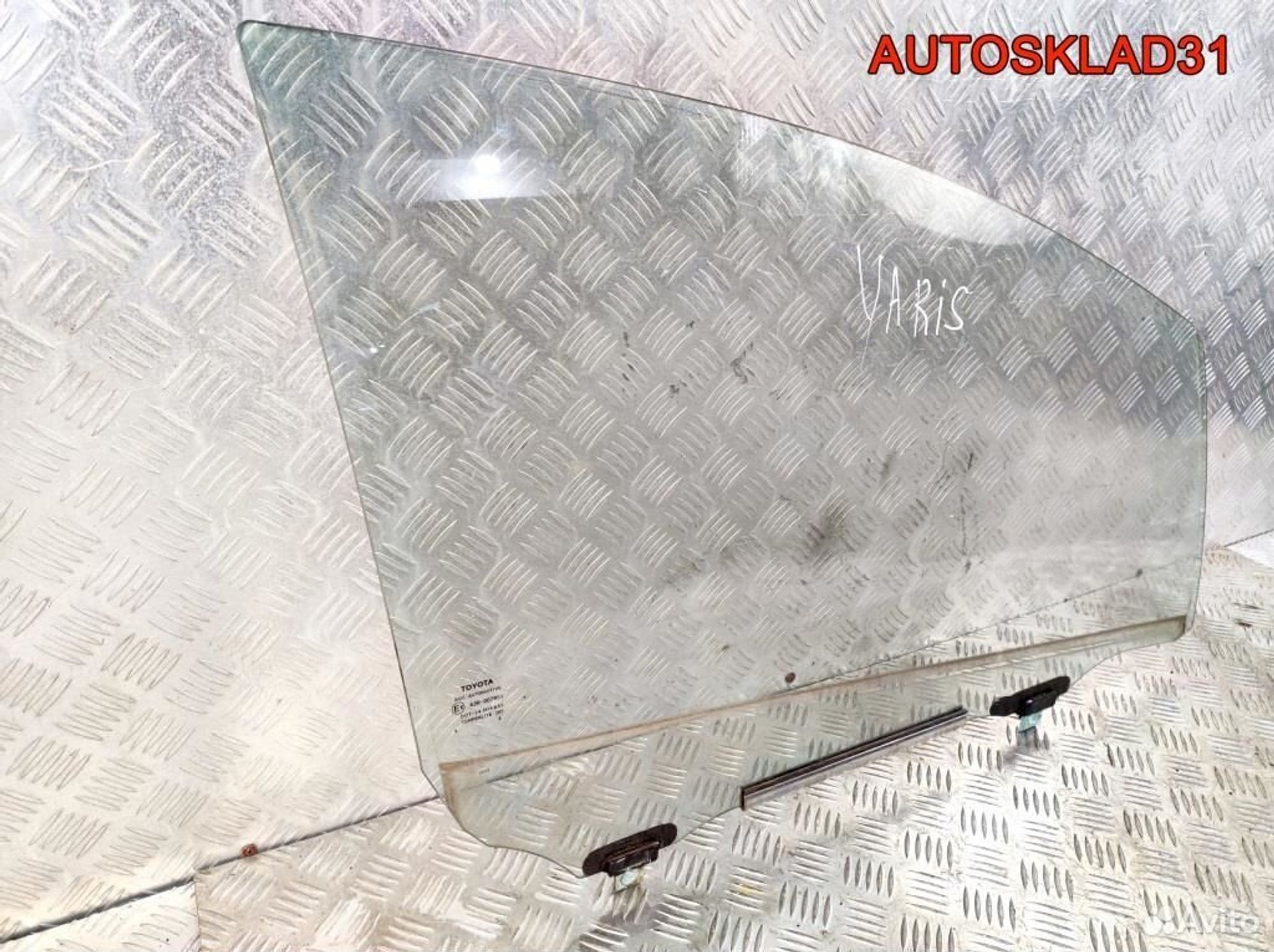 Стекло двери передней правой Toyota Yaris, 1700 рублей, Дубовое