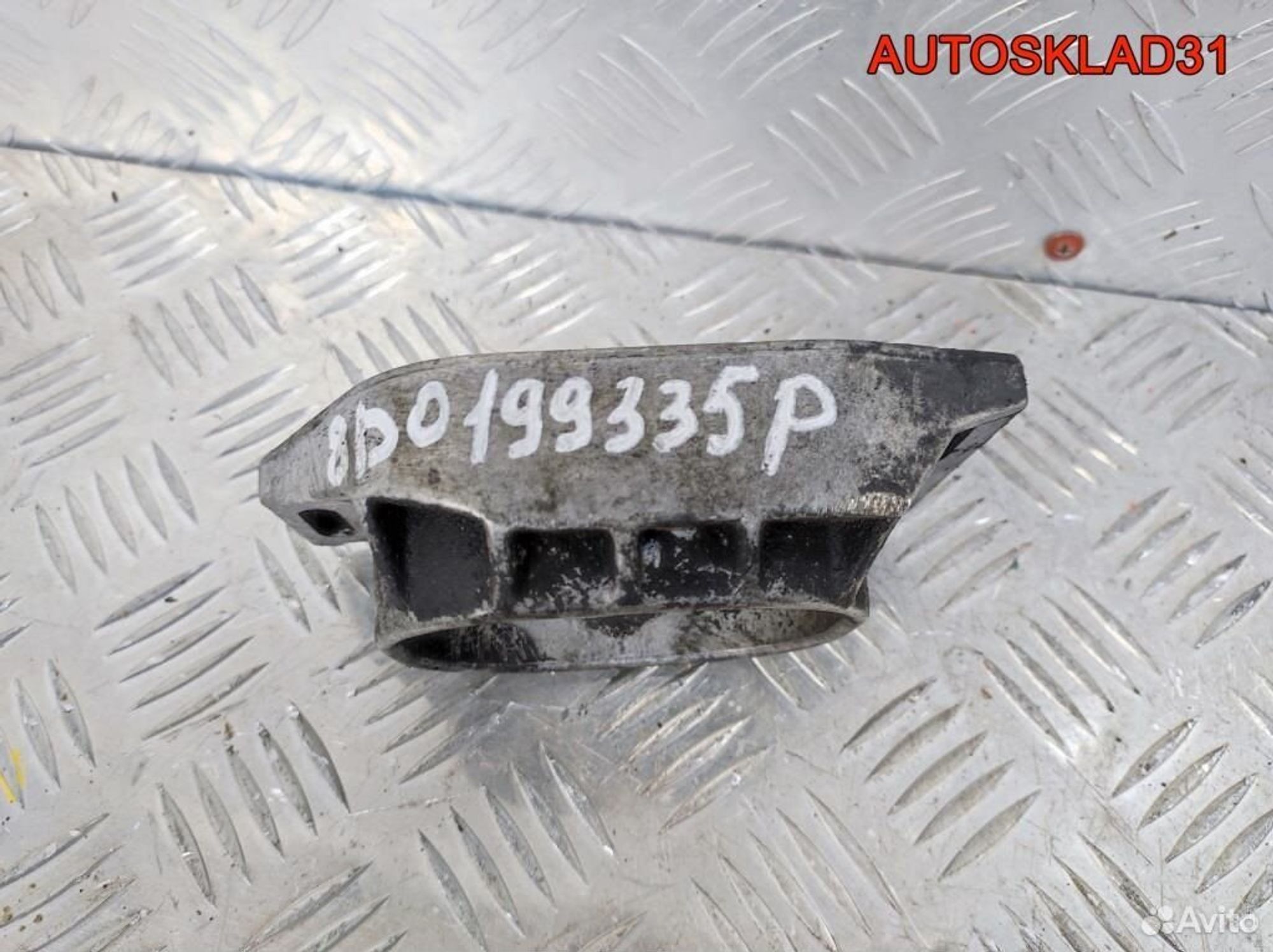 Кронштейн двигателя VW Passat B5 8D0199335P, 1100 рублей, Дубовое