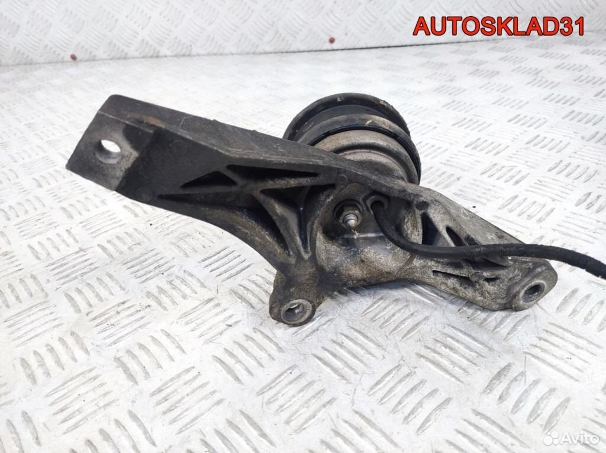 Кронштейн двигателя левый BMW E39 22116751281, 3600 рублей, Дубовое