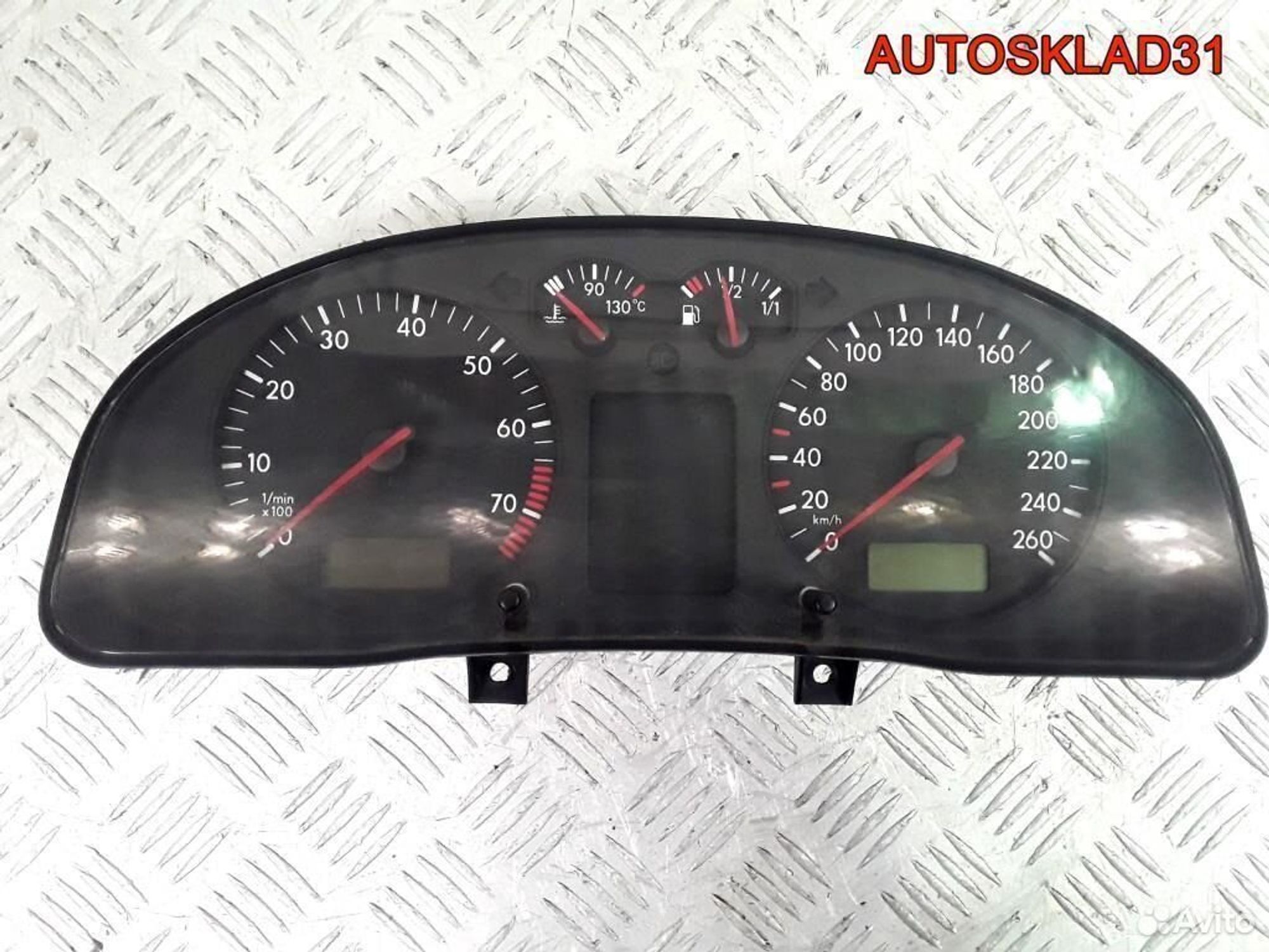 Панель приборов Volkswagen Passat B5 3B0920802, 3600 рублей, Дубовое