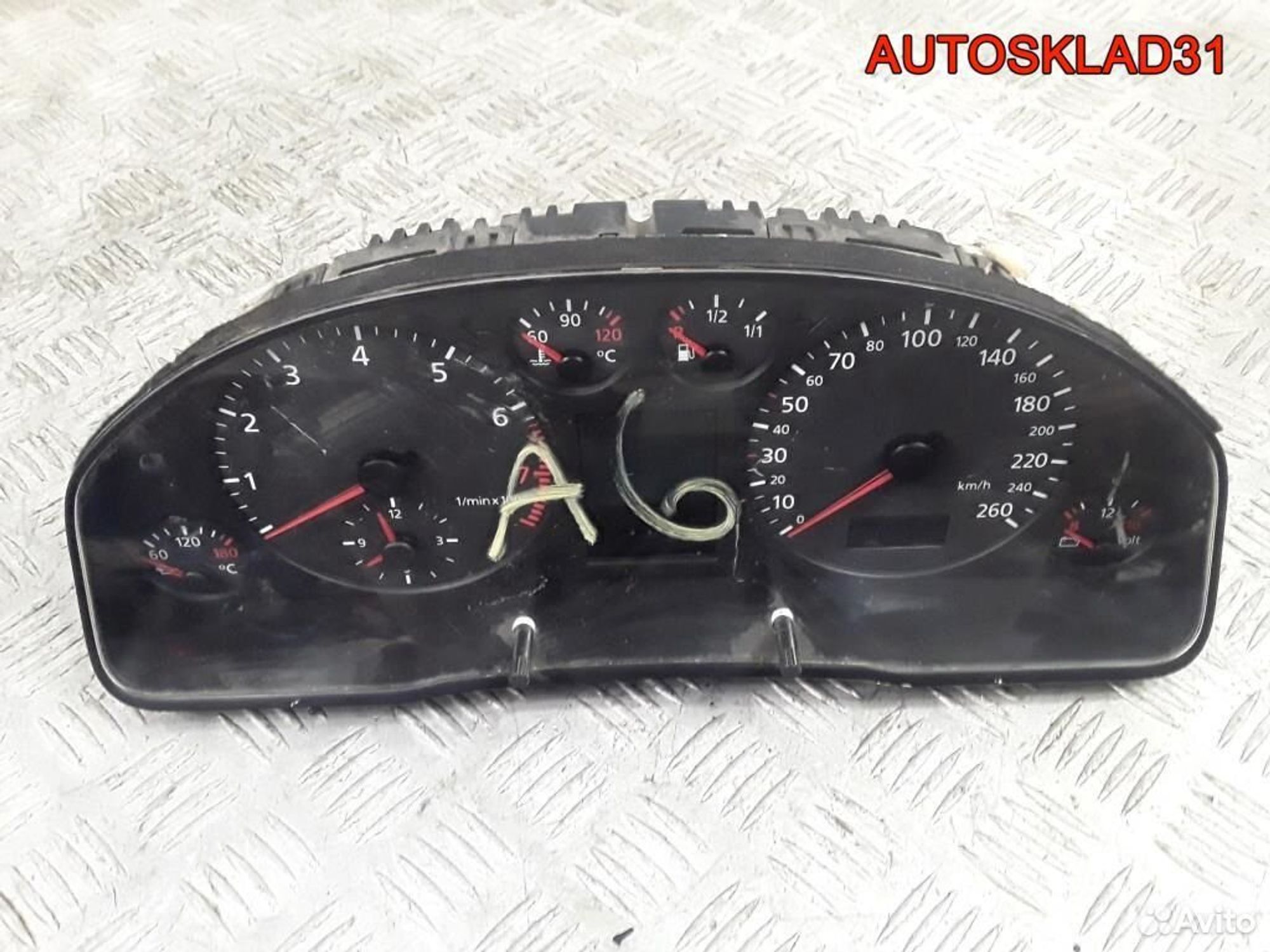 Панель приборов Ауди А6 Ц5 4B0919880A бензин, 3500 рублей, Дубовое