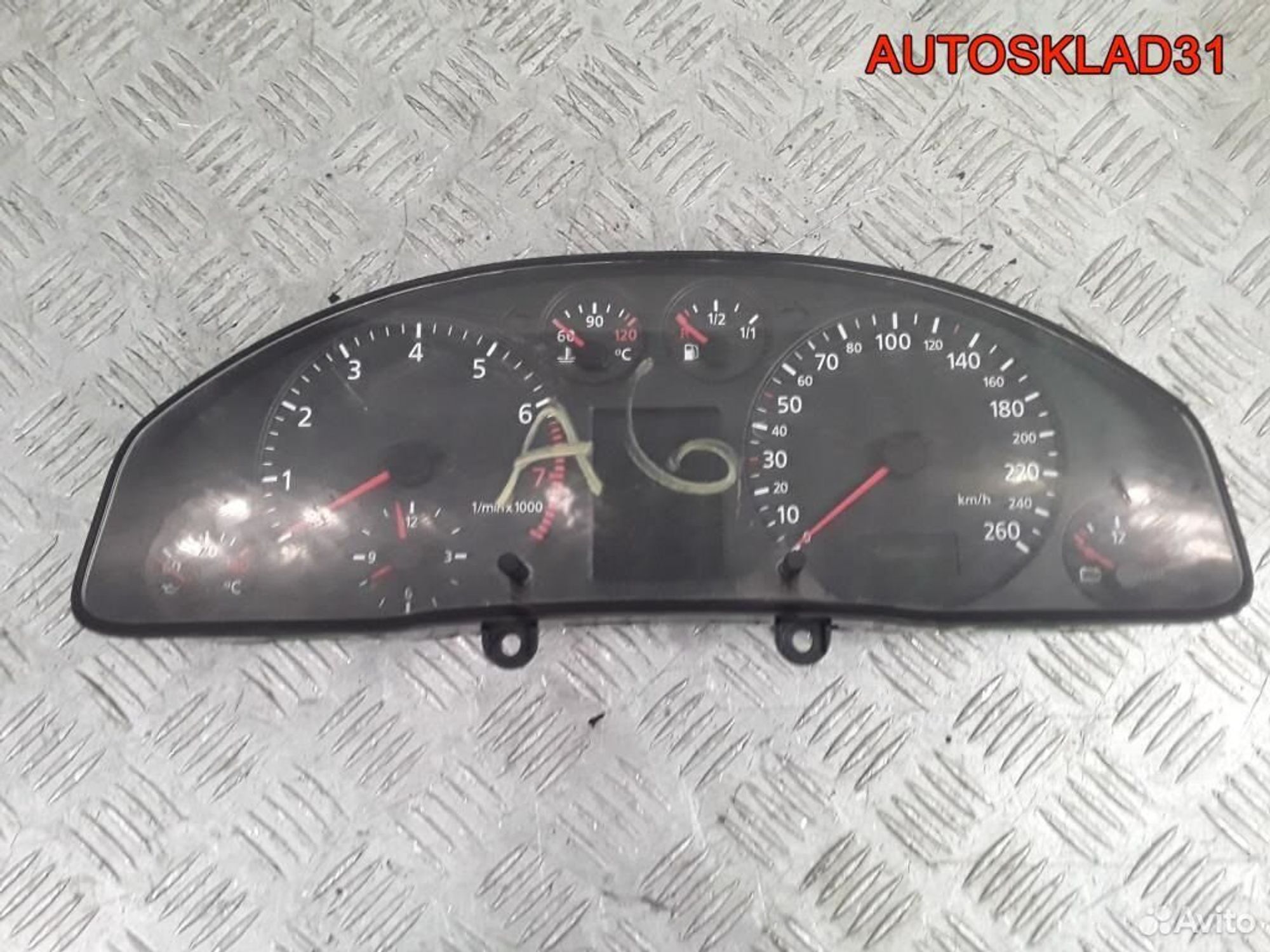 Панель приборов Ауди А6 Ц5 4B0919880A бензин, 3500 рублей, Дубовое