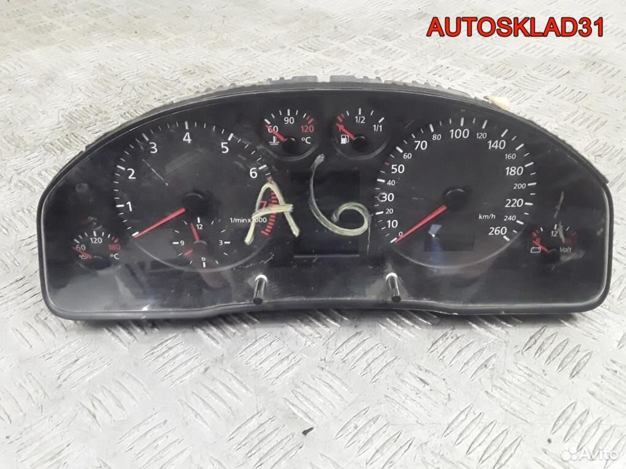 Панель приборов Ауди А6 Ц5 4B0919880A бензин, 3500 рублей, Дубовое
