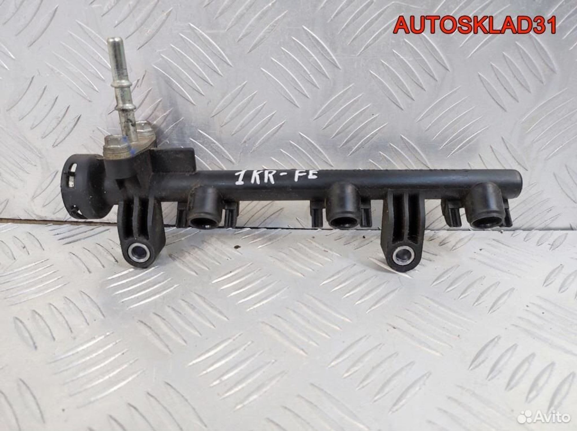 Рейка топливная Peugeot 107 1,0 1KR-FE 2381400010A, 1100 рублей, Дубовое