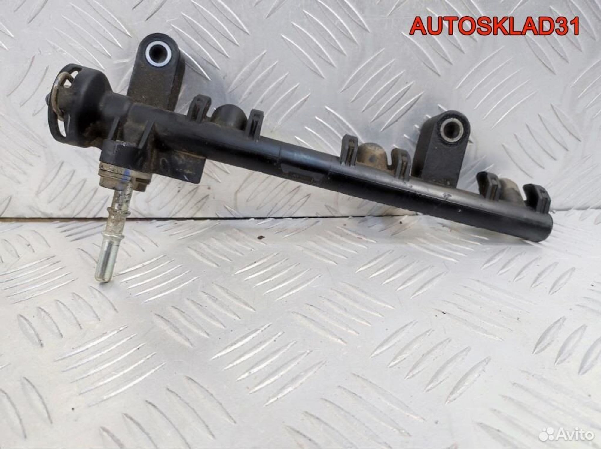 Рейка топливная Peugeot 107 1,0 1KR-FE 2381400010A, 1100 рублей, Дубовое