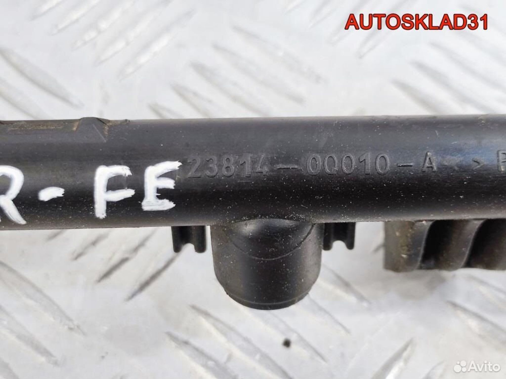 Рейка топливная Peugeot 107 1,0 1KR-FE 2381400010A, 1100 рублей, Дубовое