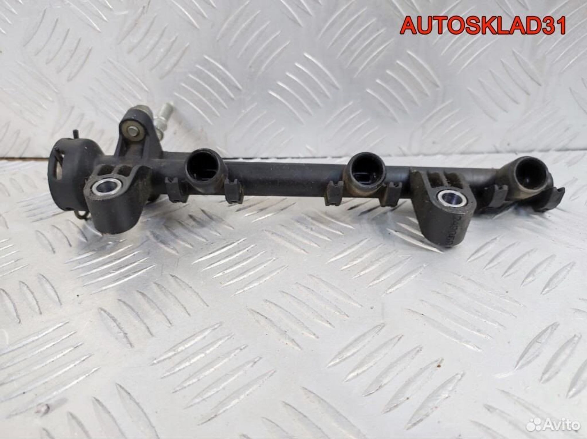 Рейка топливная Peugeot 107 1,0 1KR-FE 2381400010A, 1100 рублей, Дубовое