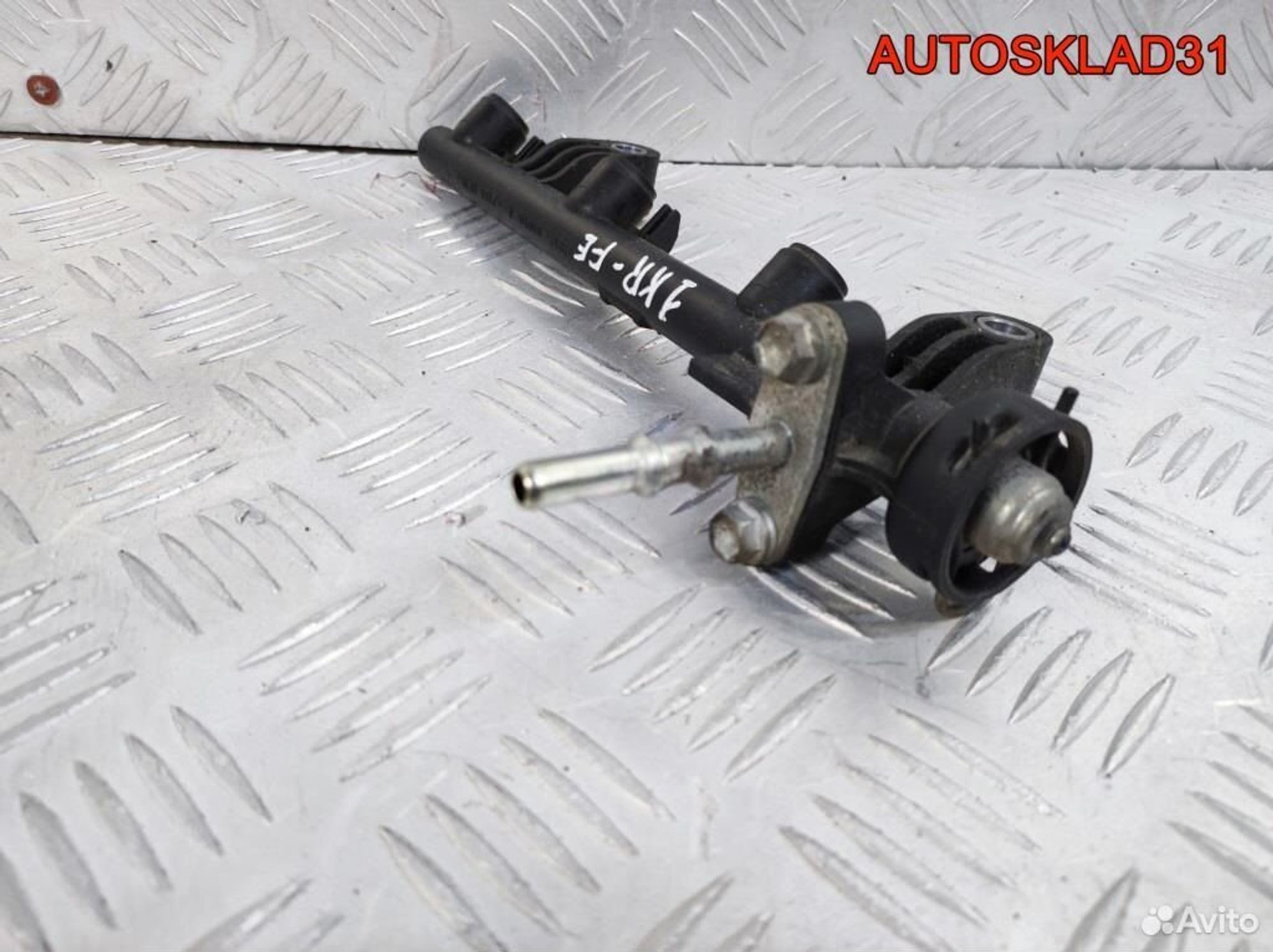 Рейка топливная Peugeot 107 1,0 1KR-FE 2381400010A, 1100 рублей, Дубовое