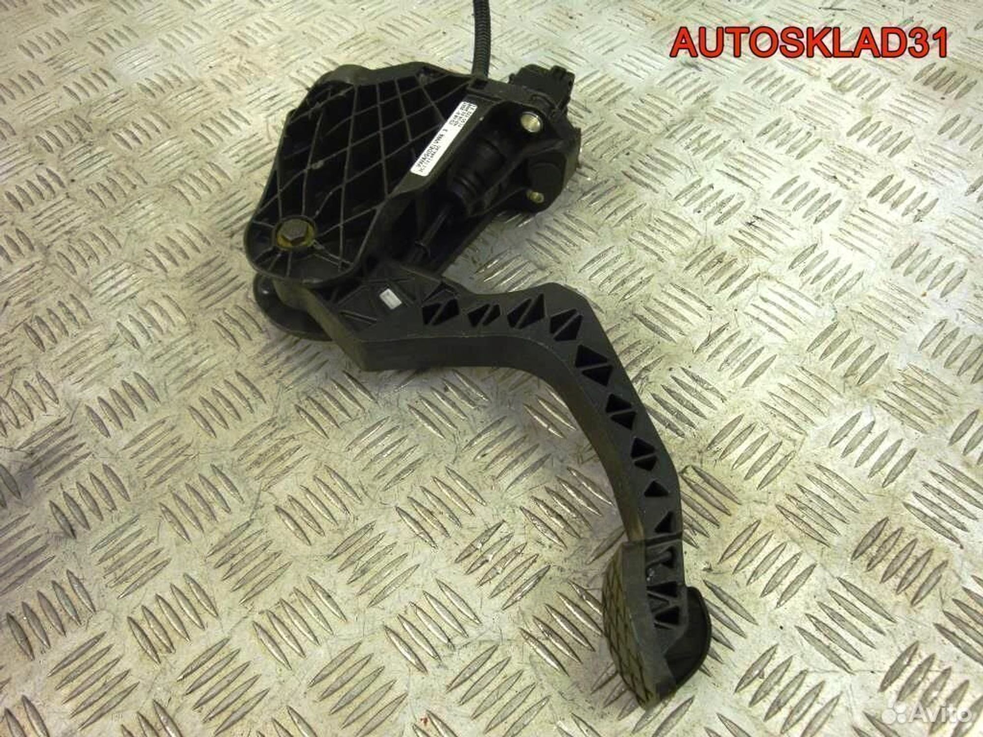 Педаль сцепления VW Passat B6 3C1721059AC, 2300 рублей, Дубовое