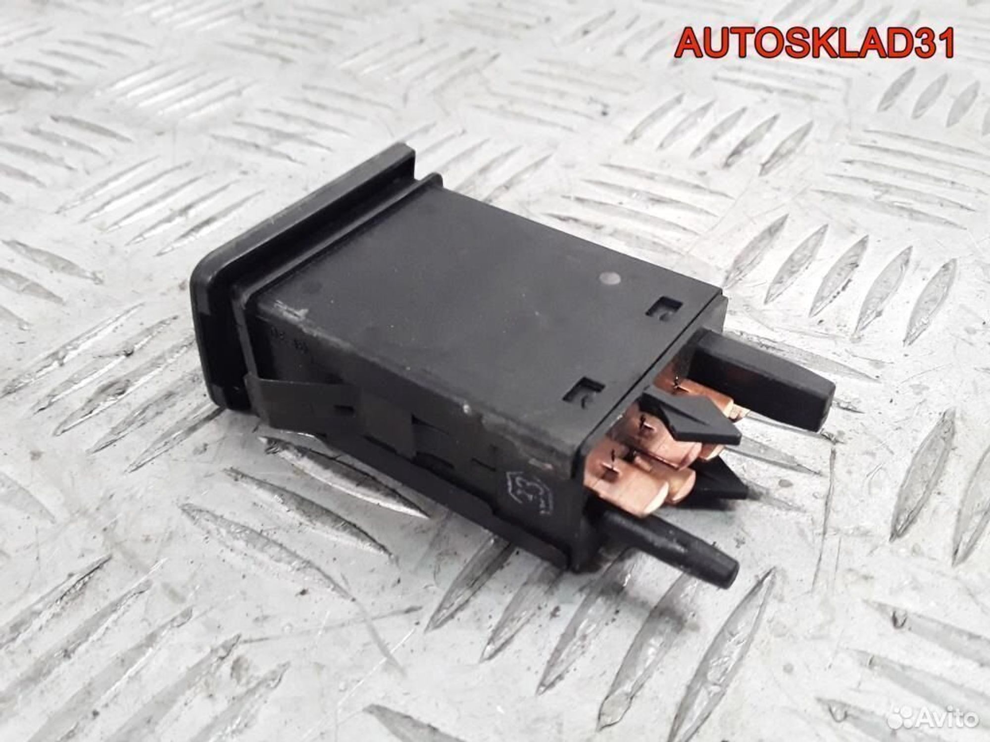 Кнопка обогрева заднего стекла Volkswagen Golf 4, 600 рублей, Дубовое