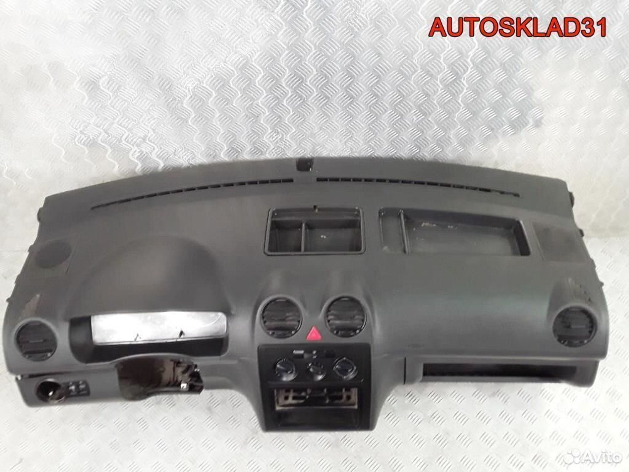 Панель приборная торпедо VW Caddy 3 2k1857003ee71n, 9200 рублей, Дубовое