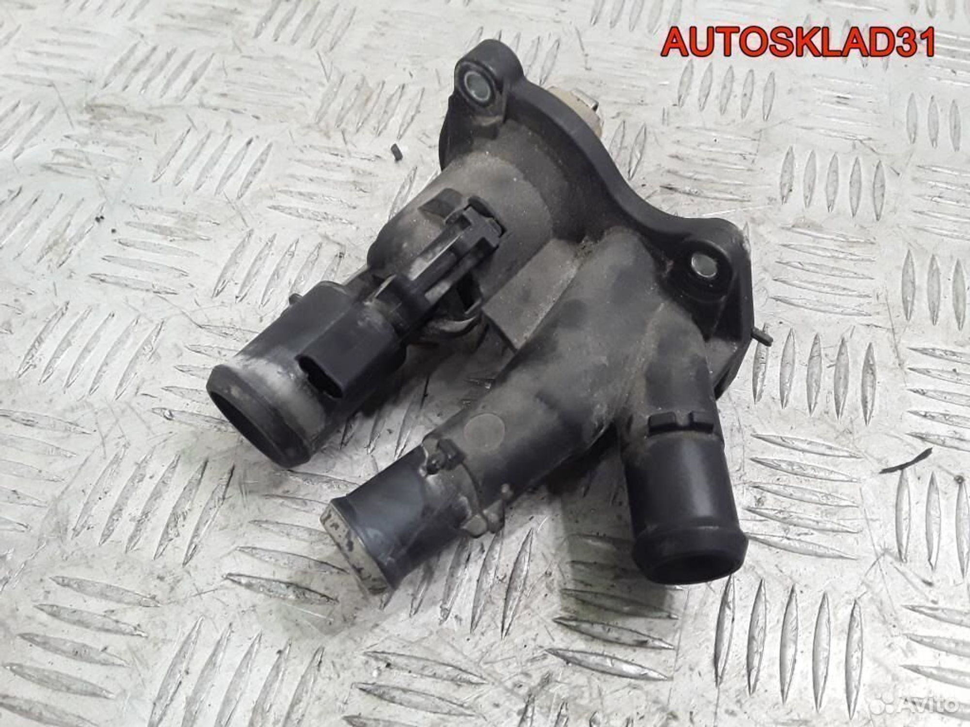 Корпус термостата Ford Focus 2 1,6 4m5g6l721gb, 1800 рублей, Дубовое