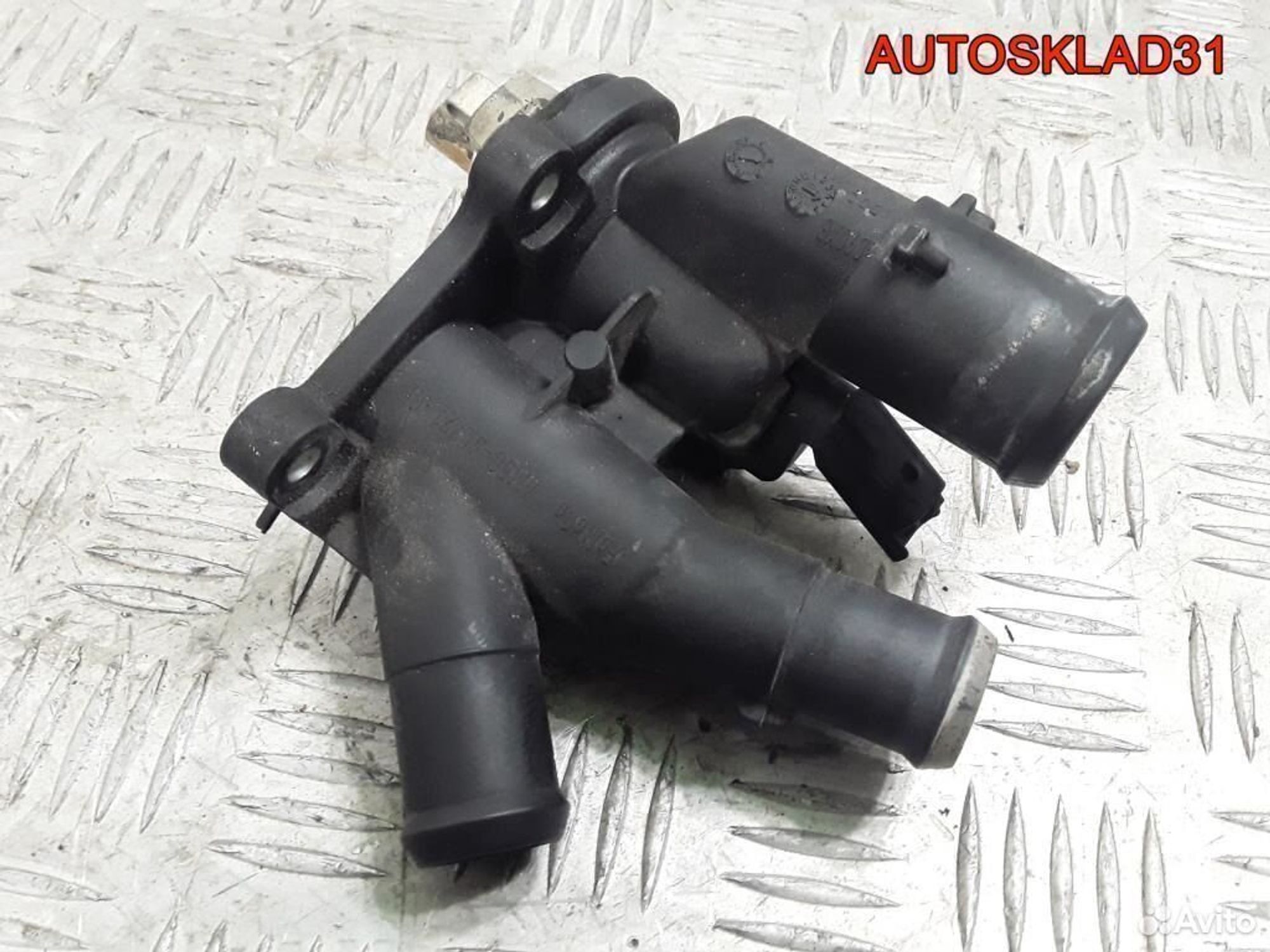 Корпус термостата Ford Focus 2 1,6 4m5g6l721gb, 1800 рублей, Дубовое