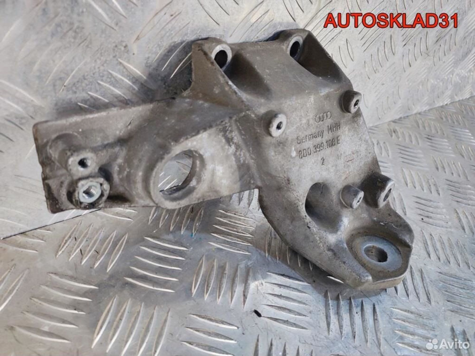 Кронштейн АКПП правый VW Passat B5 8D0399108E, 1100 рублей, Дубовое