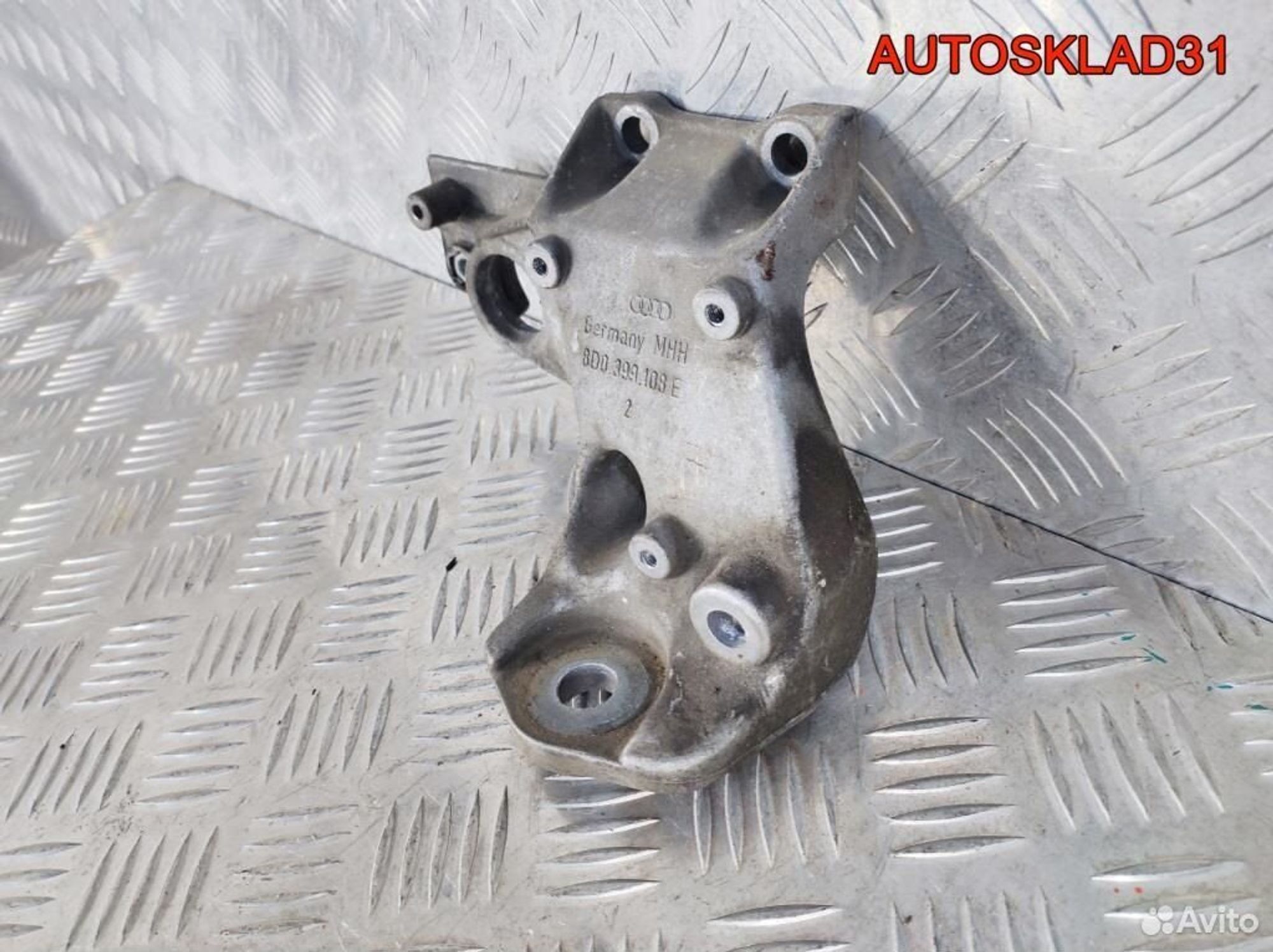 Кронштейн АКПП правый VW Passat B5 8D0399108E, 1100 рублей, Дубовое