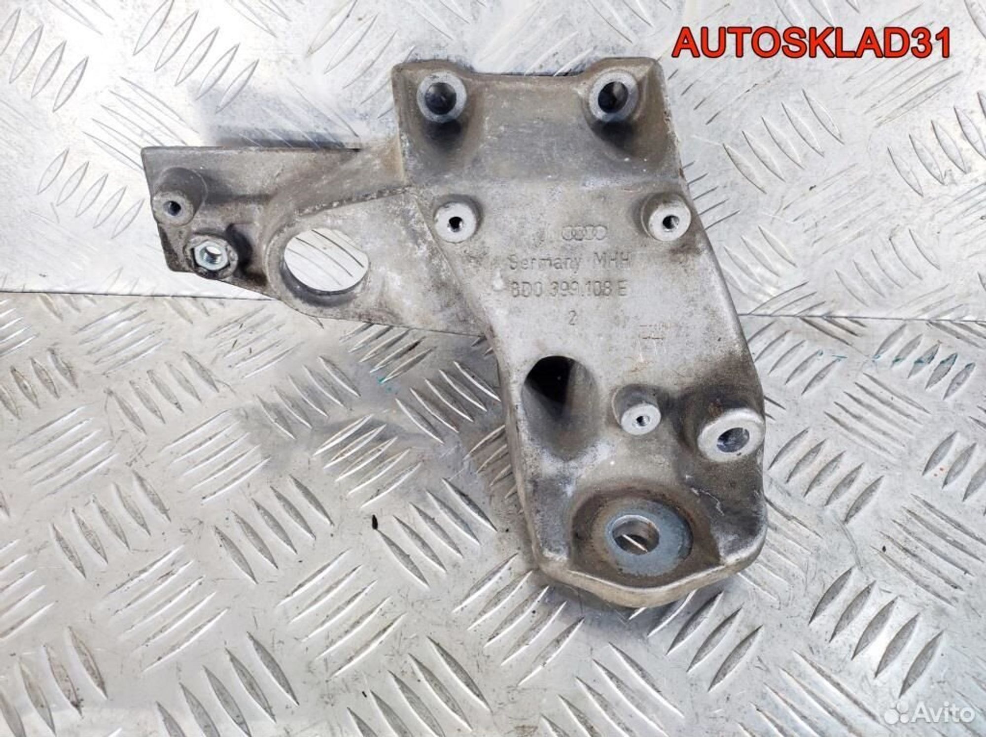 Кронштейн АКПП правый VW Passat B5 8D0399108E, 1100 рублей, Дубовое