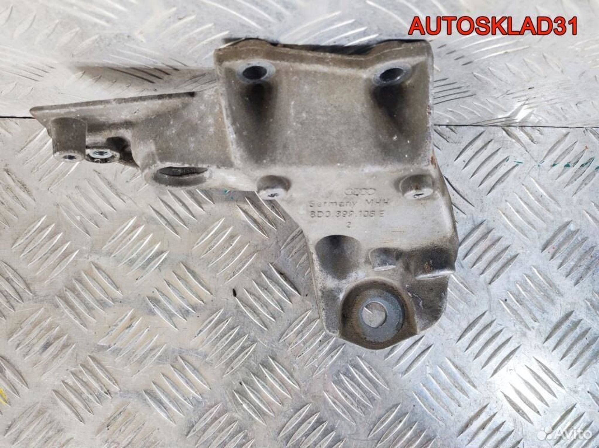 Кронштейн АКПП правый VW Passat B5 8D0399108E, 1100 рублей, Дубовое