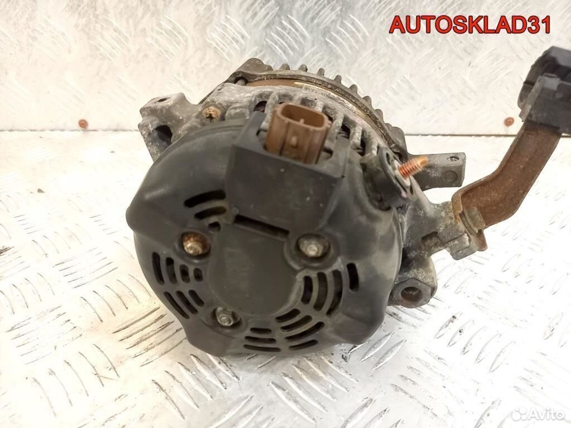 Генератор Toyota Yaris 1.3 1NR 270600Y040, 8100 рублей, Дубовое