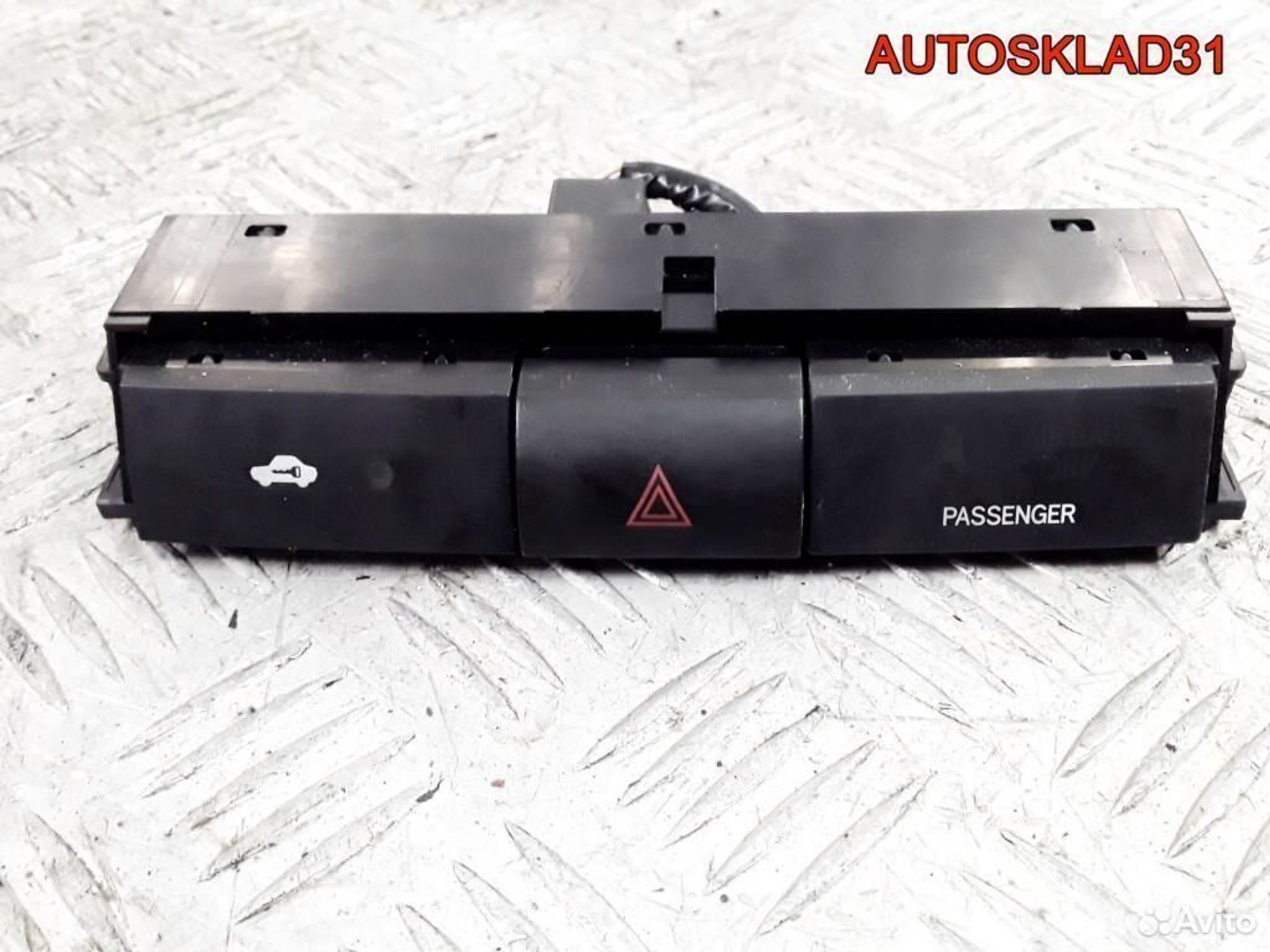 Кнопка аварийной сигнализации Toyota Corolla Verso, 1200 рублей, Дубовое