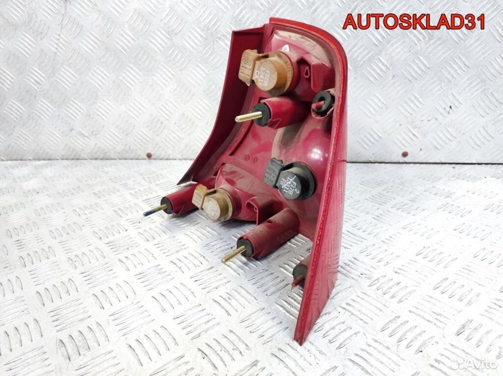 Фонарь задний левый Ford Focus 1 ys4z13405ka Седан, 3200 рублей, Дубовое