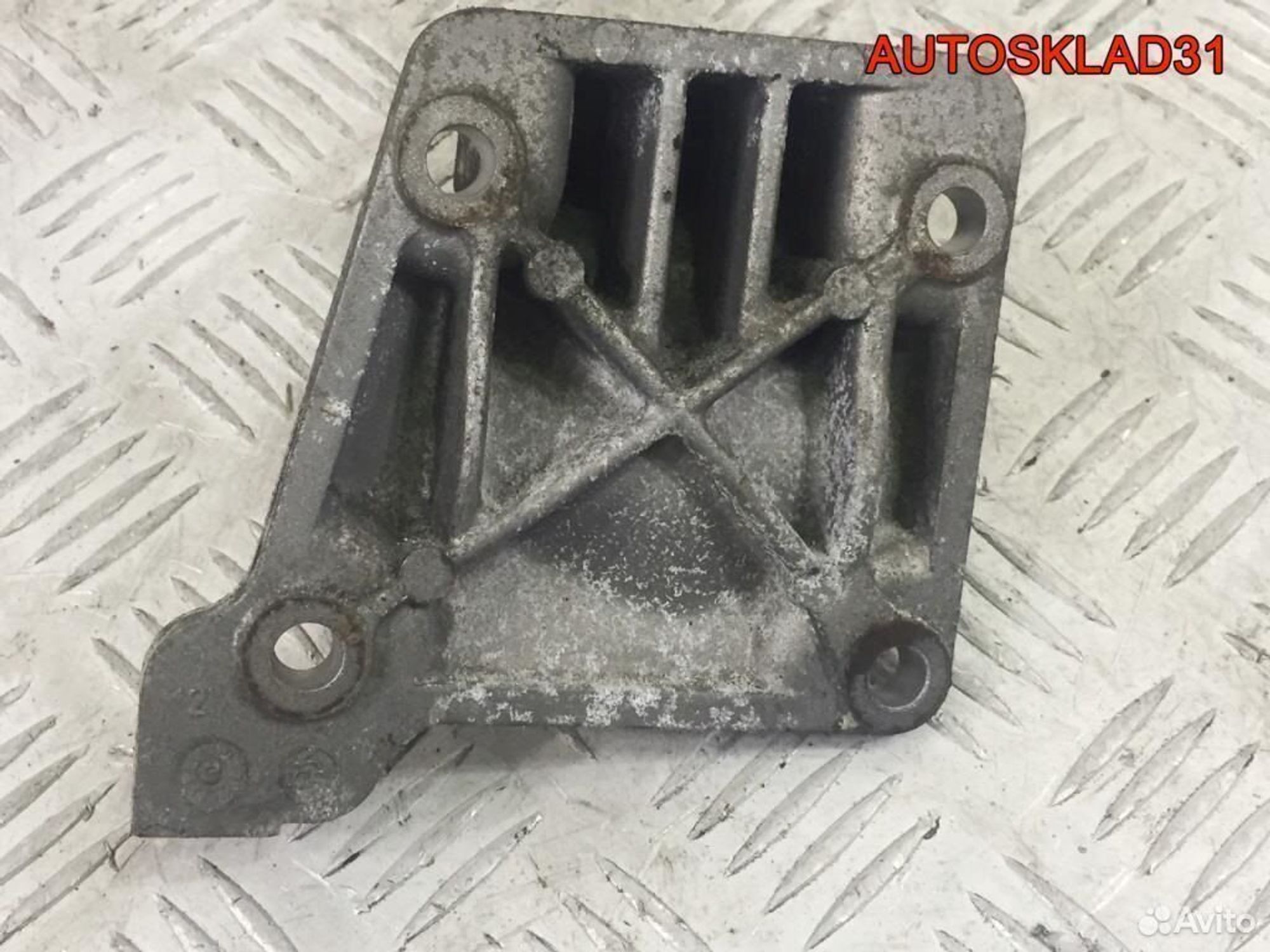 Кронштейн двигателя BMW E39 M57D 22116751226, 600 рублей, Дубовое