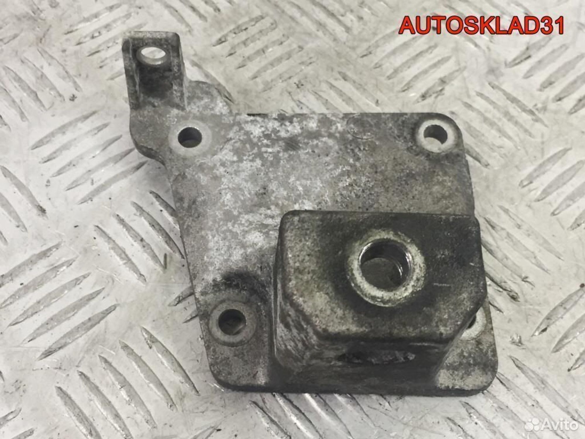 Кронштейн двигателя BMW E39 M57D 22116751226, 600 рублей, Дубовое