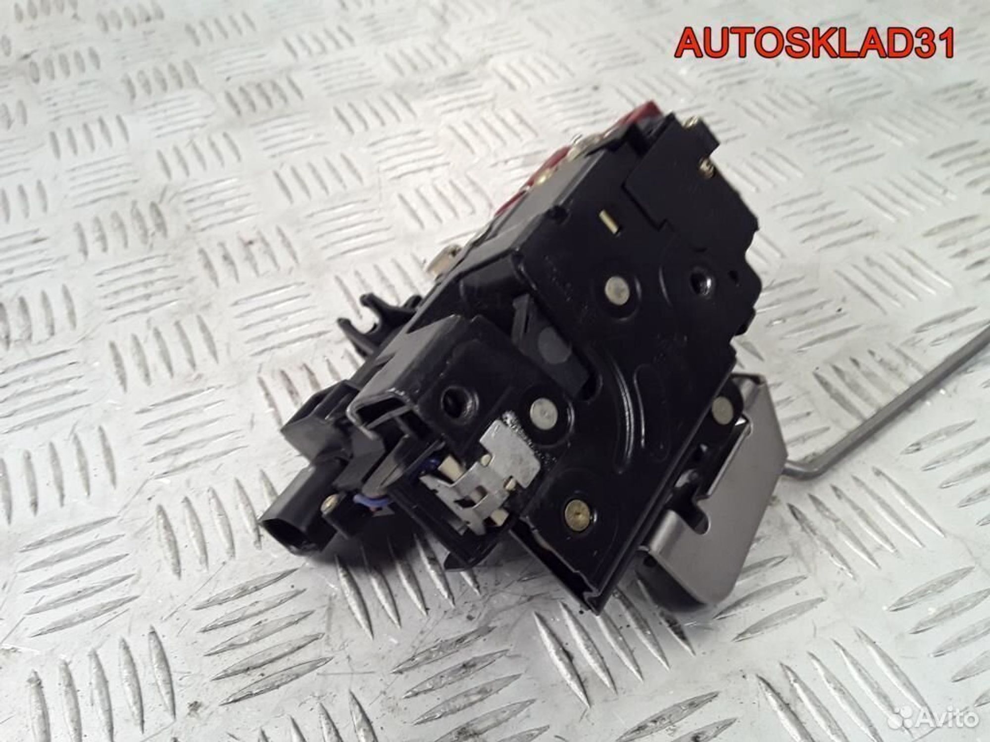 Замок двери передней правой Audi A4 B6 8E1837016C, 3600 рублей, Дубовое