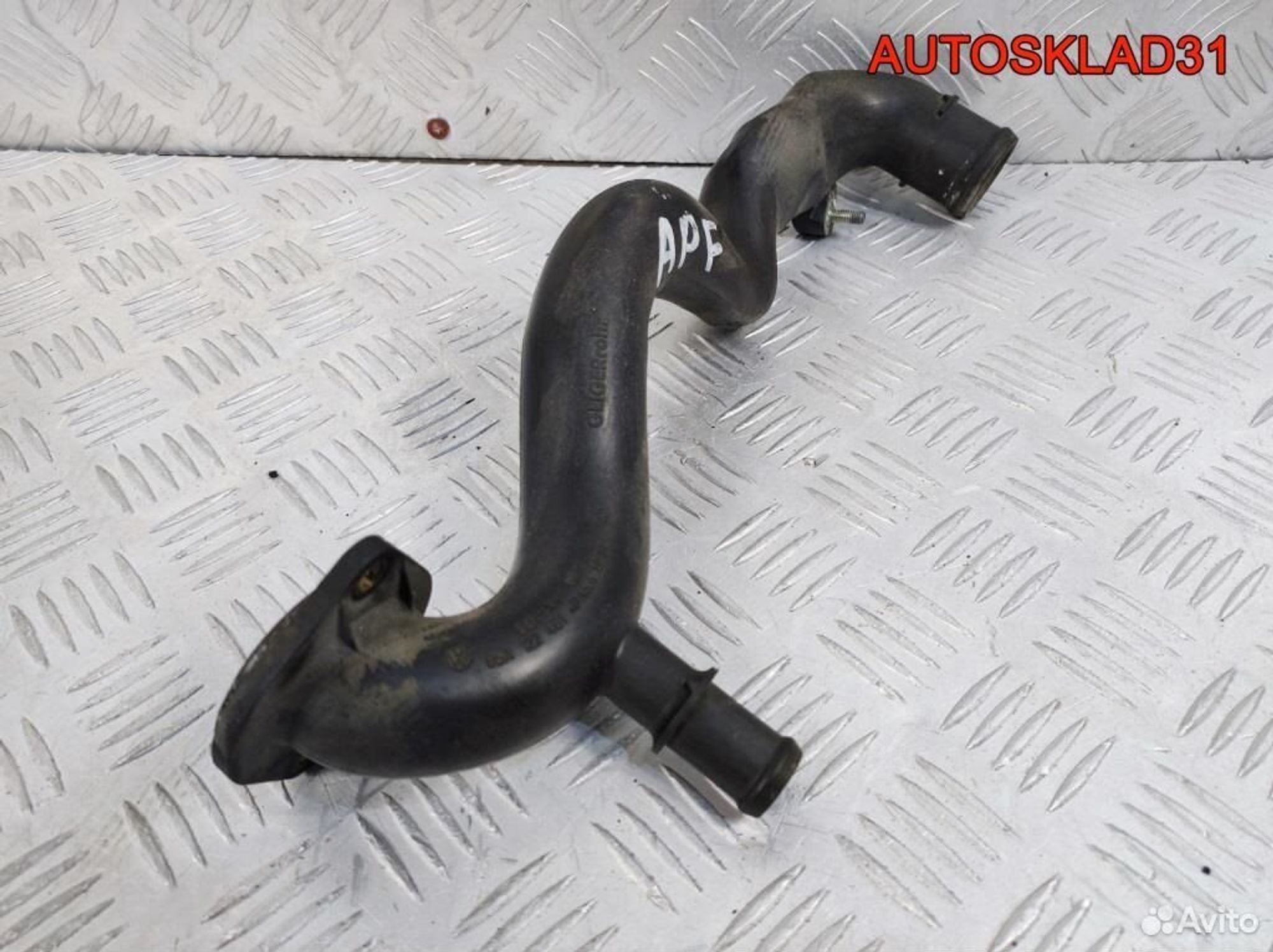 Трубка системы охлаждения VW Golf 4 APF 06A122481, 3600 рублей, Дубовое