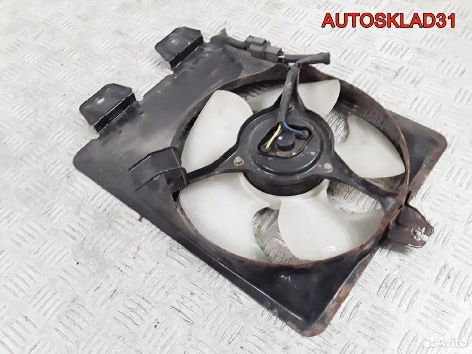 Вентилятор радиатора Mitsubishi Carisma MR460784, 1700 рублей, Дубовое