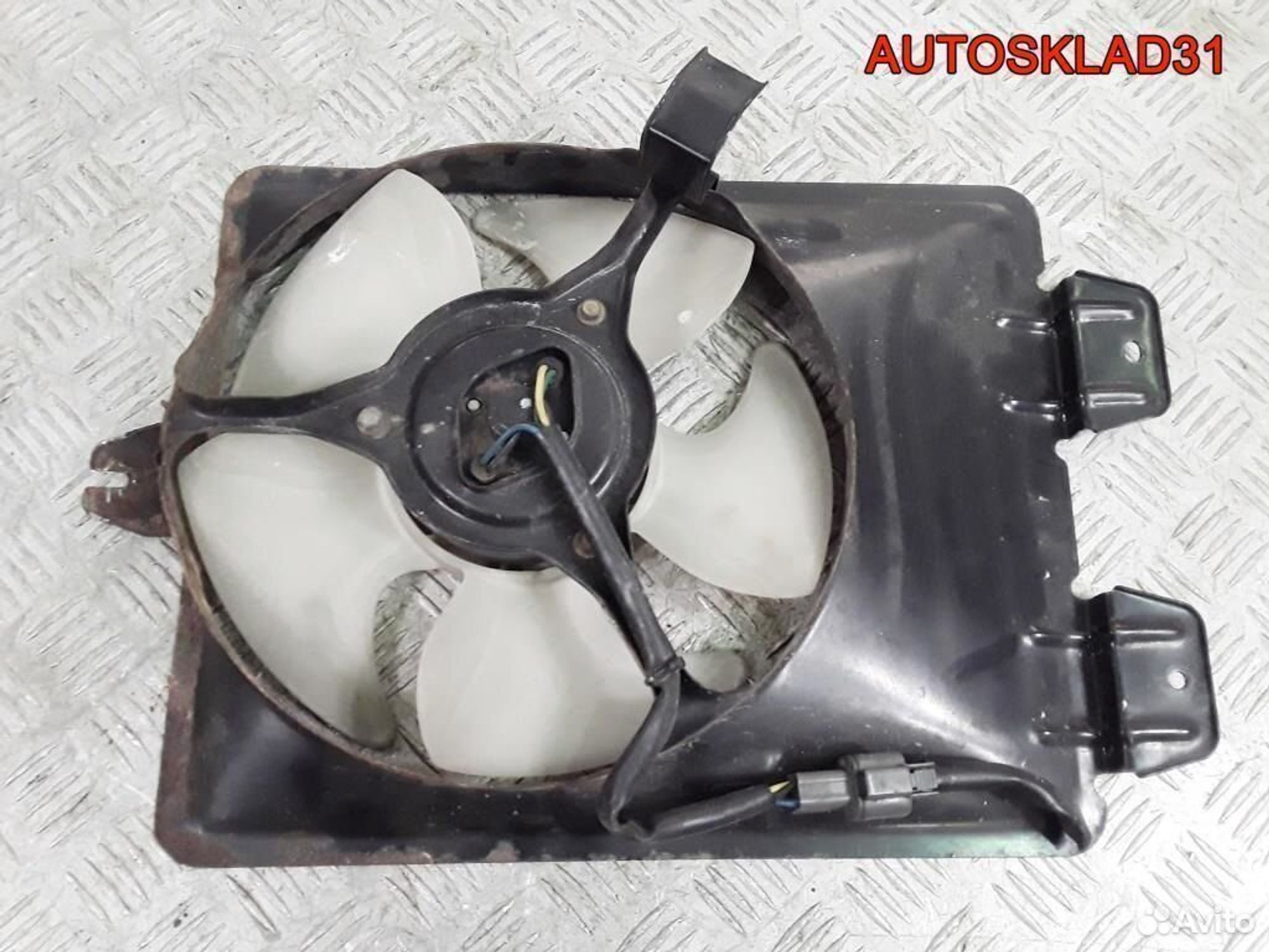 Вентилятор радиатора Mitsubishi Carisma MR460784, 1700 рублей, Дубовое