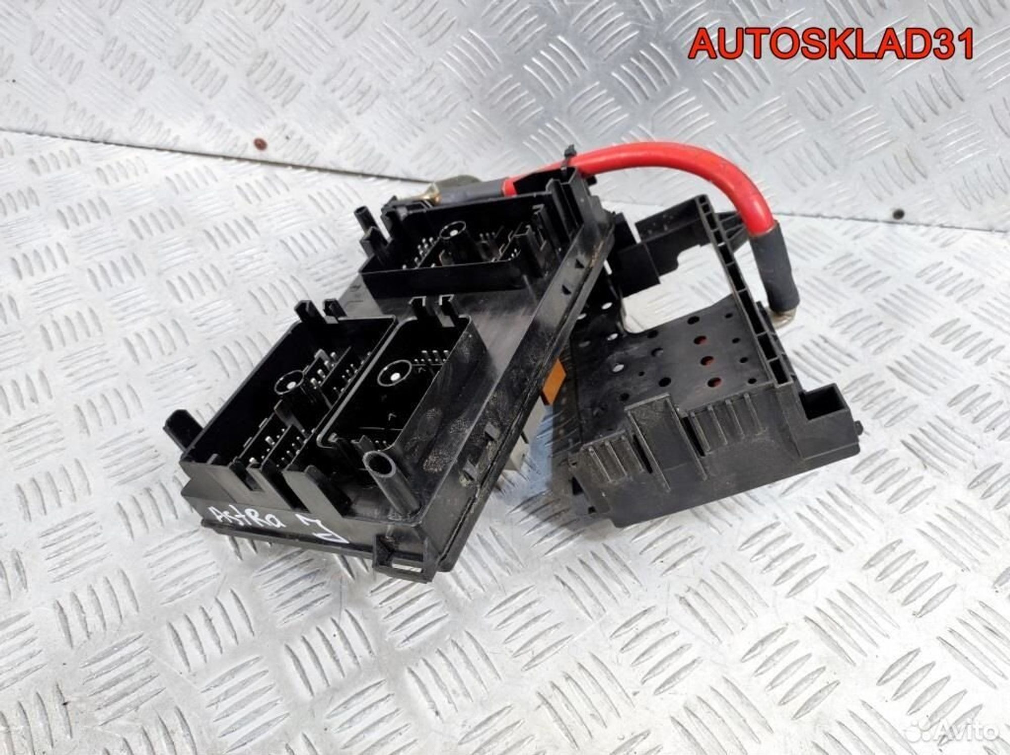 Блок предохранителей Opel Astra J 13343982, 3600 рублей, Дубовое