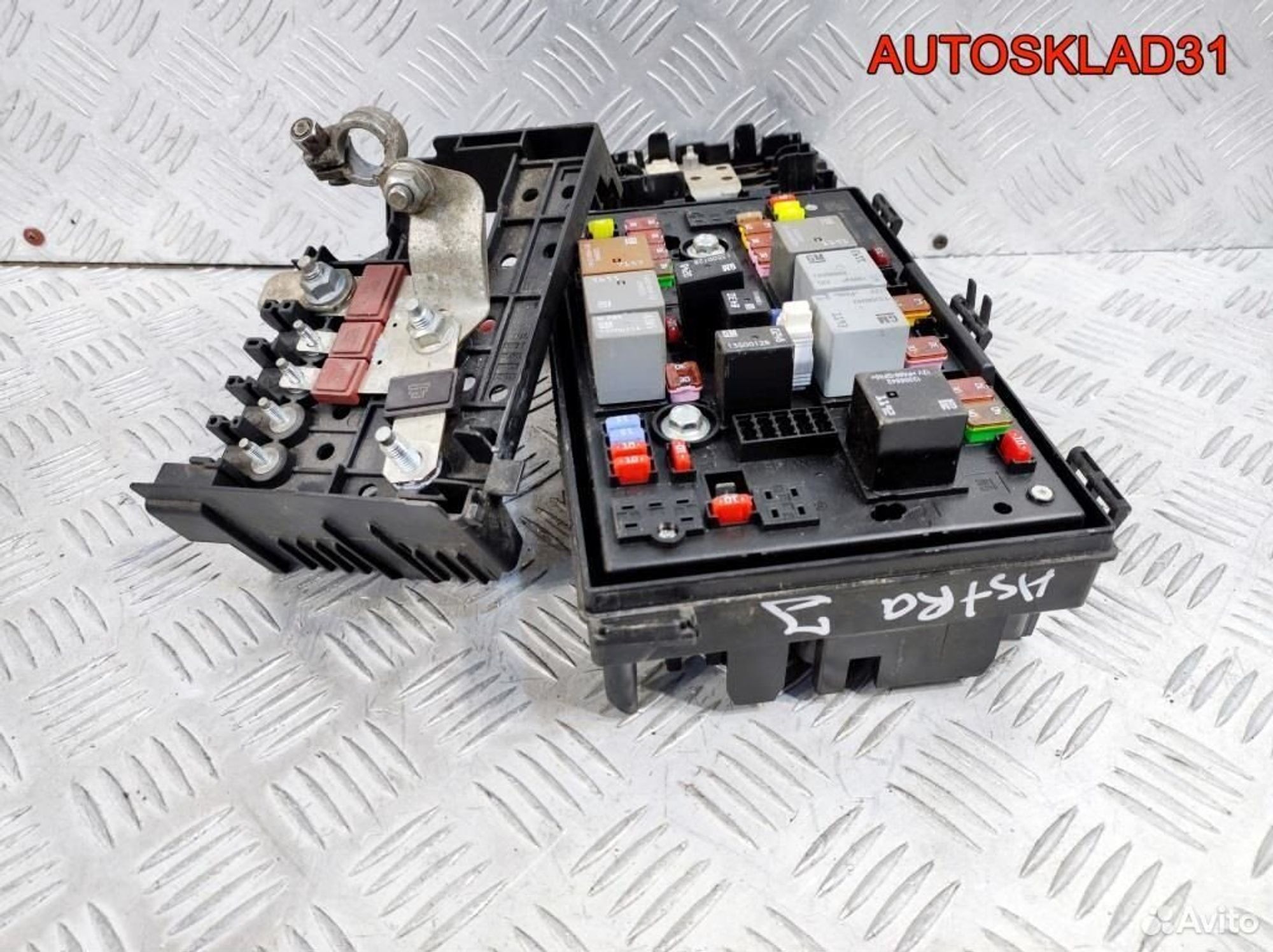 Блок предохранителей Opel Astra J 13343982, 3600 рублей, Дубовое