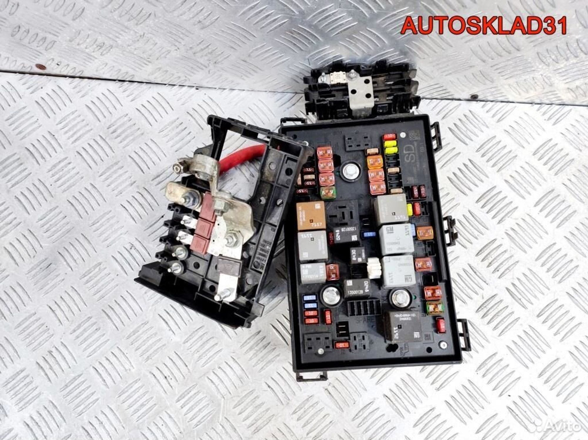 Блок предохранителей Opel Astra J 13343982, 3600 рублей, Дубовое