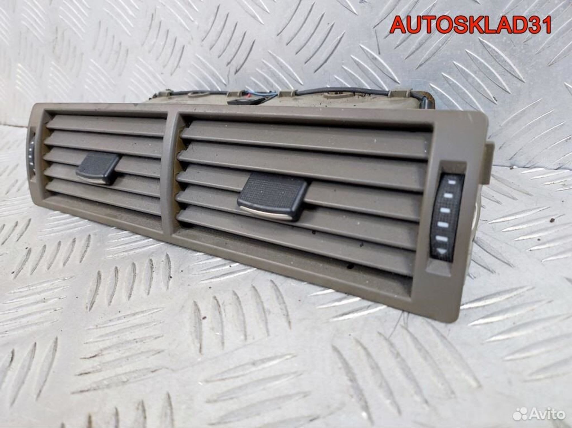 Дефлектор воздушный Audi A4 B6 8E0820951H, 1400 рублей, Дубовое